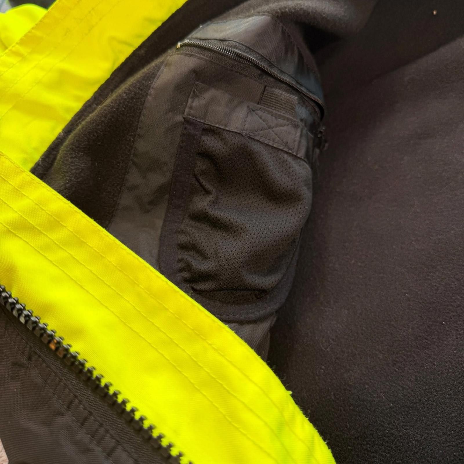 Other Tingley Job Sight Mens Visibility Reflective Bomber Jacket Size US L / EU 52-54 / 3 - 10 Thumbnail
