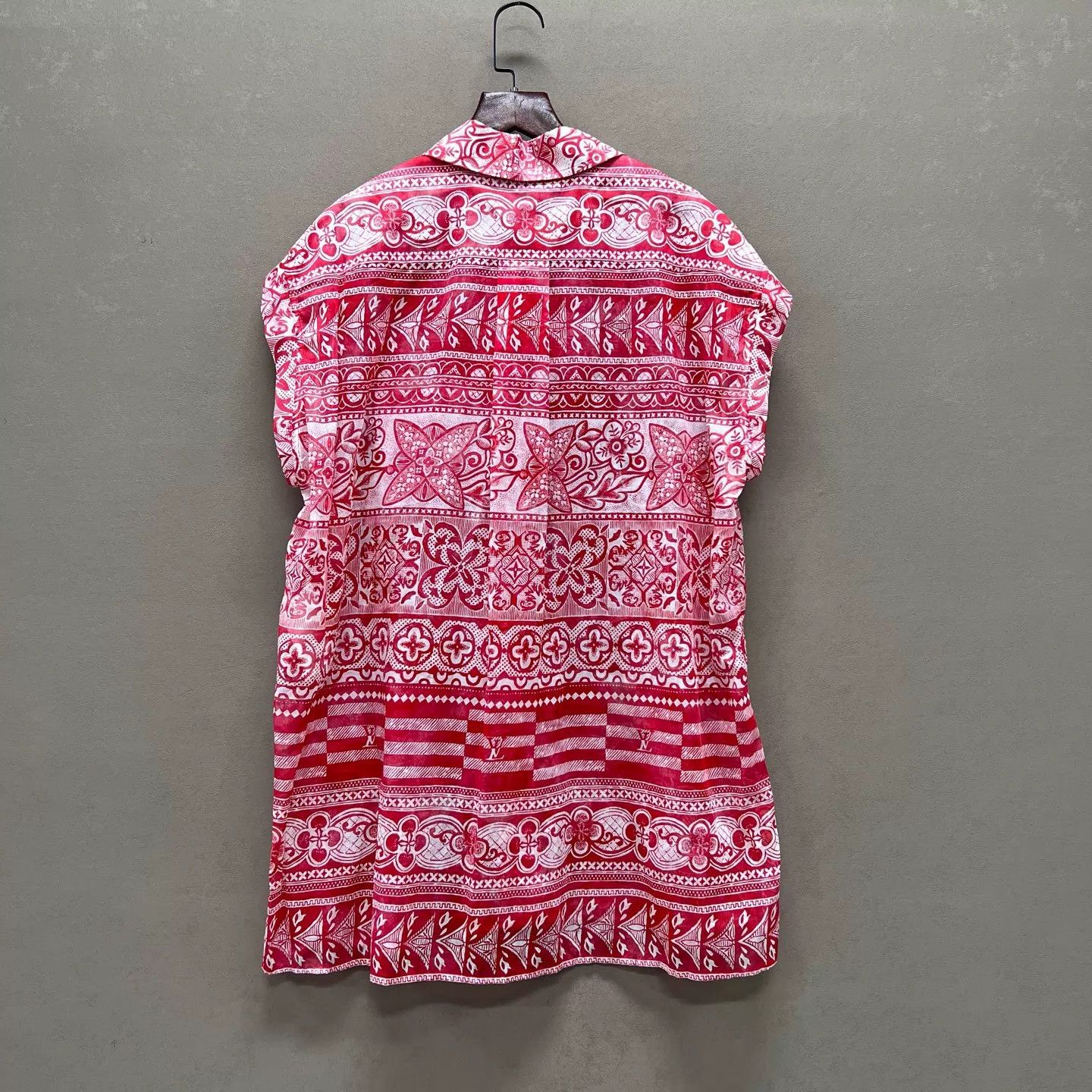 Louis Vuitton Louis Vuitton Red Kaleidoscope Sleeveless Shirt 36 NWT Size XS / US 0-2 / IT 36-38 - 2 Thumbnail