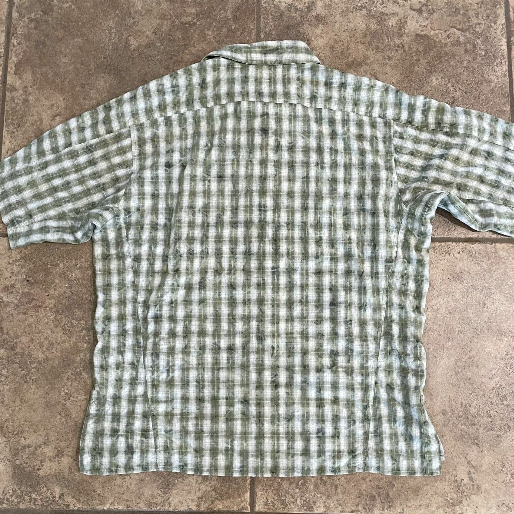 Mountain Hardwear VINTAGE Gear Mountain Hard Plaid Shirt Men Large Green Short Sleeve Button-Up Shirt Mens Large Green Plaid Shirt Size US L / EU 52-54 / 3 - 5 Thumbnail