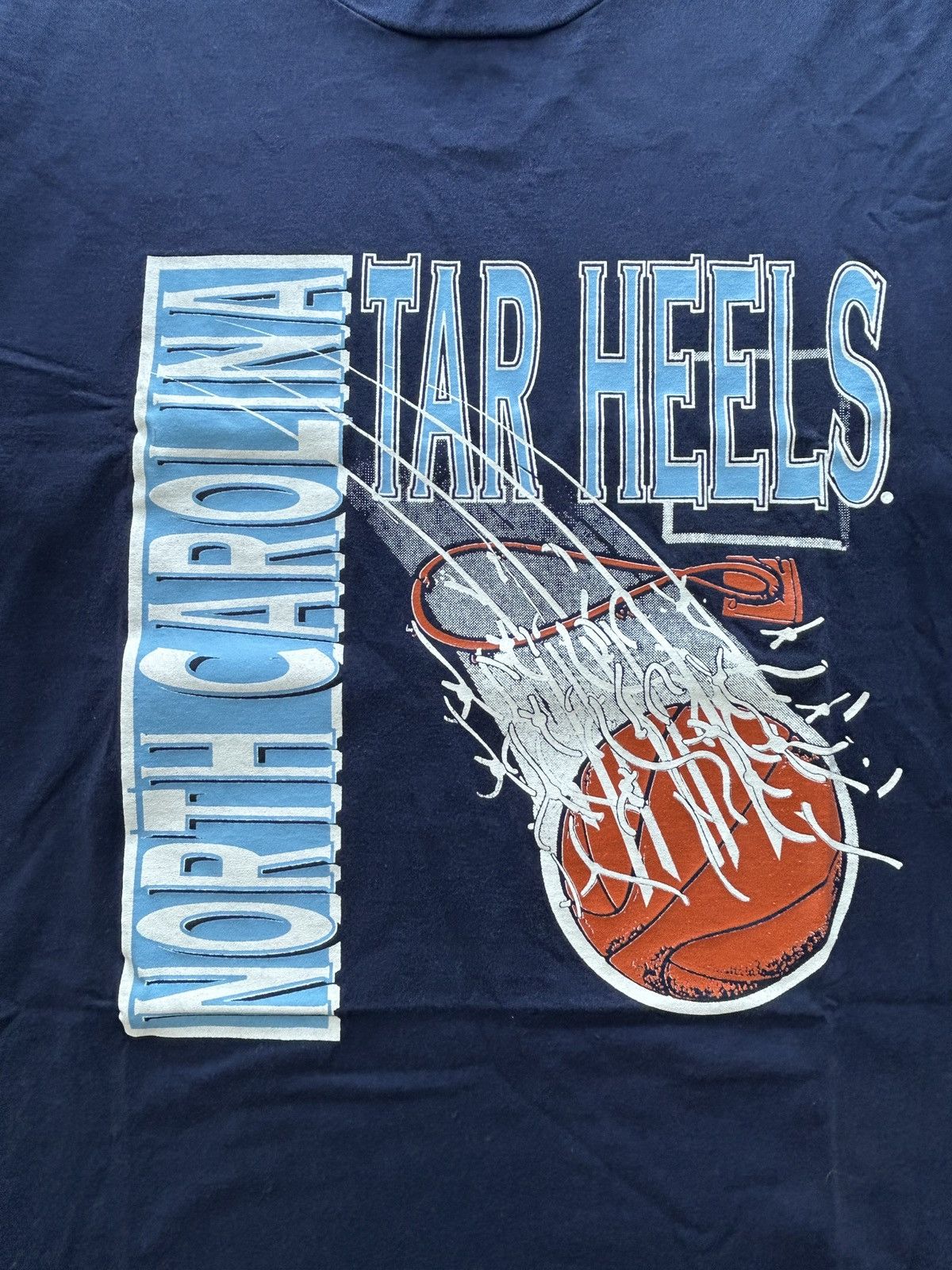 Vintage Vintage 90s UNC Tarheels Basketball Graphic Tee Size US XL / EU 56 / 4 - 2 Thumbnail