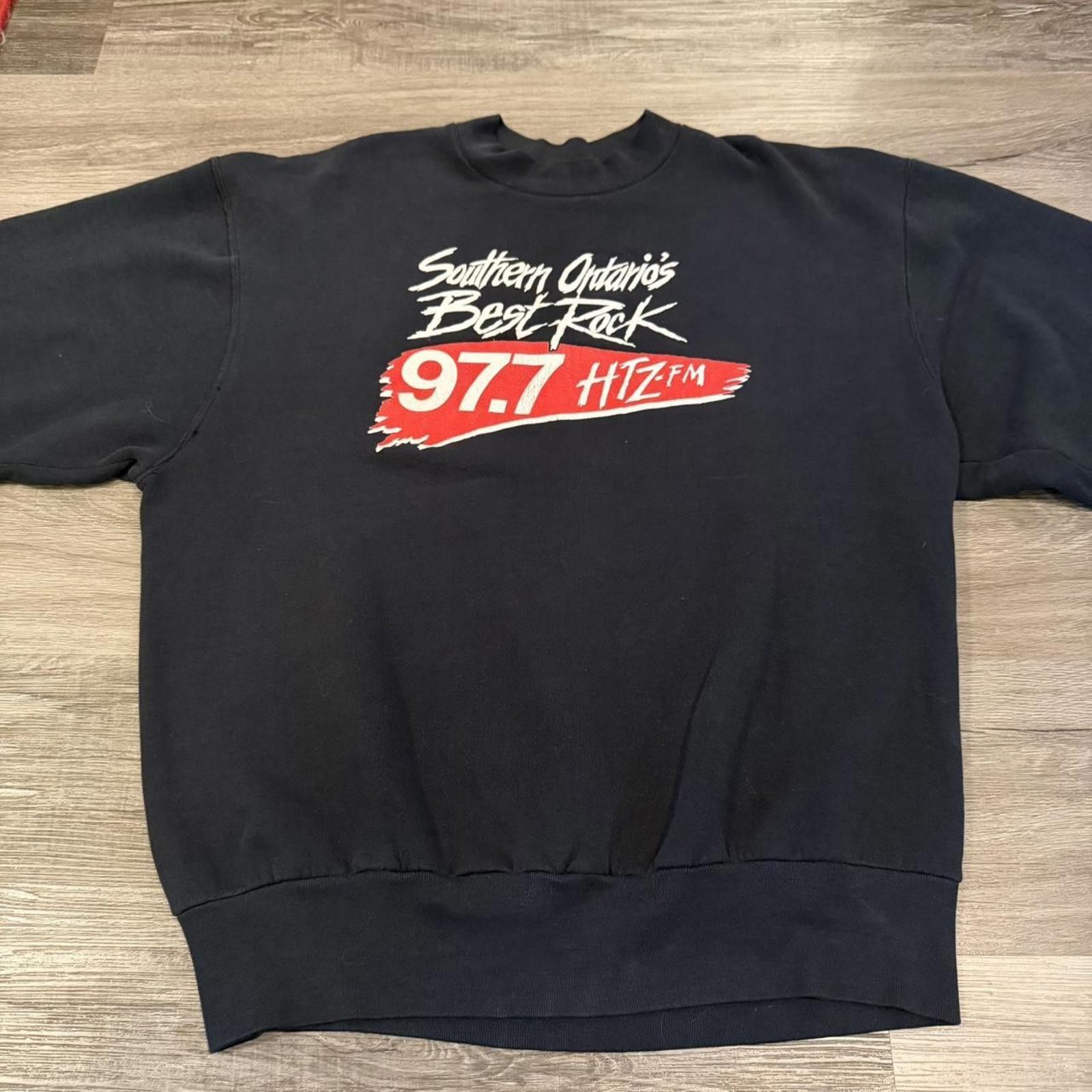 Fruit Of The Loom vintage 97.7 HTZ FM southern Ontario’s best rock sweatshirt Size US L / EU 52-54 / 3 - 4 Thumbnail
