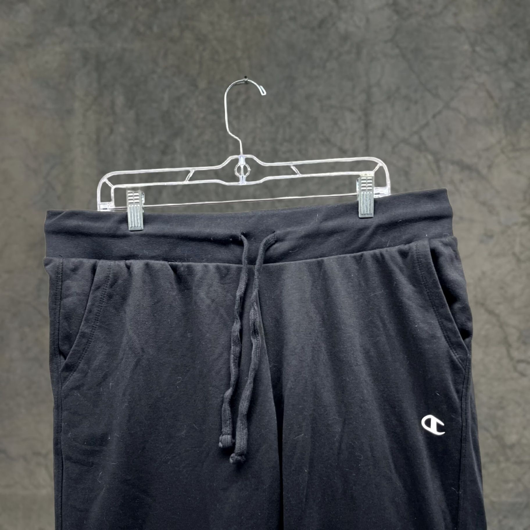Champion VINTAGE Champion Sweatpants Women XL Black Jogger Fleece Drawstring Pockets Tapered Inseam 26" Size 40" / US 18 - 1 Thumbnail