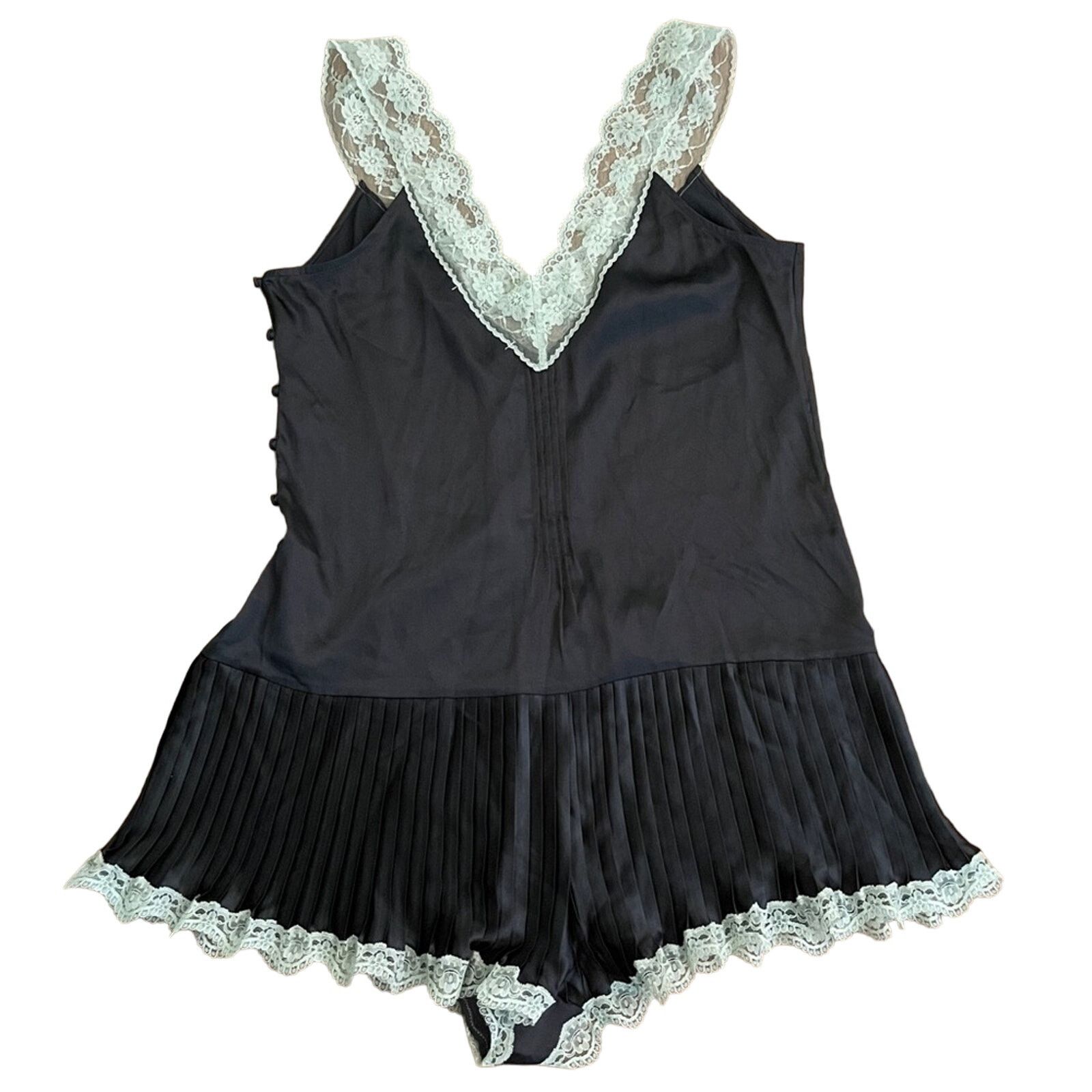 Victoria's Secret Victoria Secret Satin Pleated Baby Doll Romper Size L / US 10 / IT 46 - 8 Thumbnail