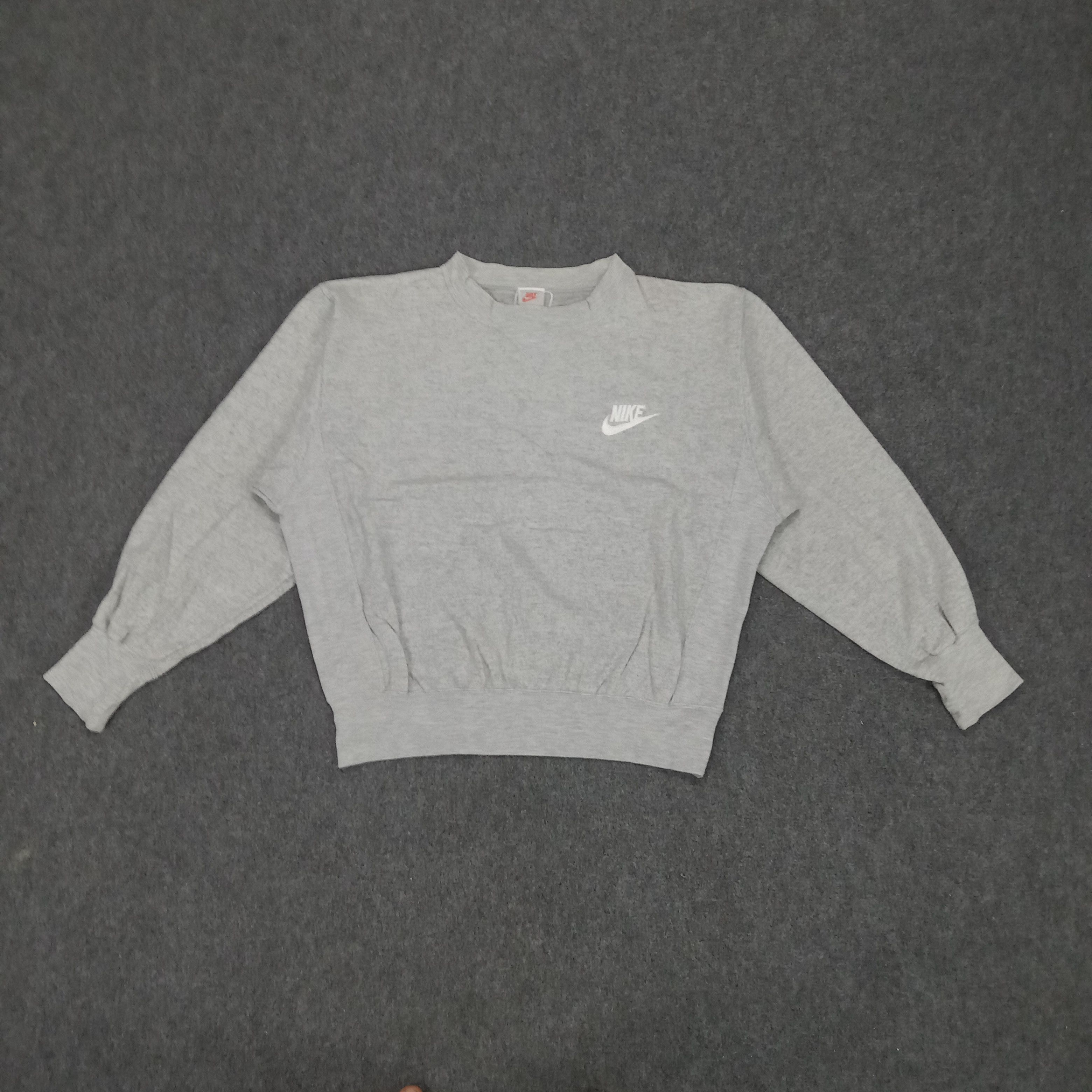 Nike × Vintage Nike Streetwear Small Logo Sweatshirt Size US L / EU 52-54 / 3 - 1 Thumbnail