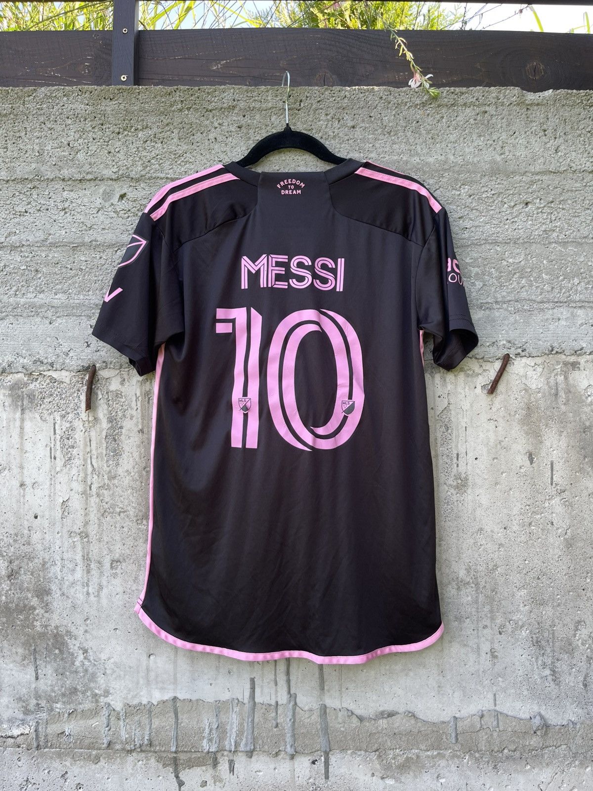 Nike Adidas Inter Miami Messi pink jersey Size US S / EU 44-46 / 1 - 1 Thumbnail