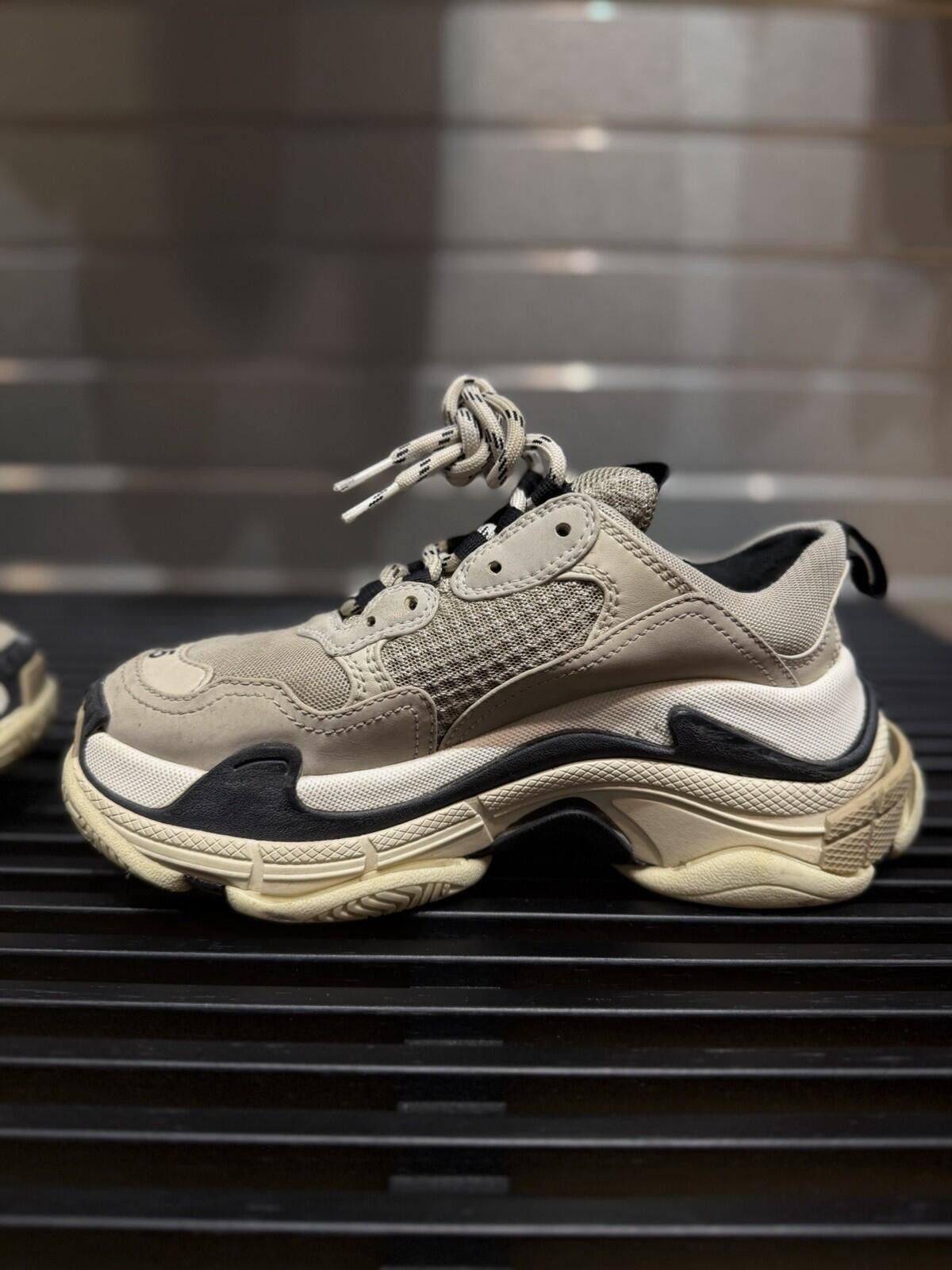 Balenciaga Balenciaga Triple S Chunky Sneakers Size 35EU/5US (W) Size US 5 / IT 35 - 5 Thumbnail