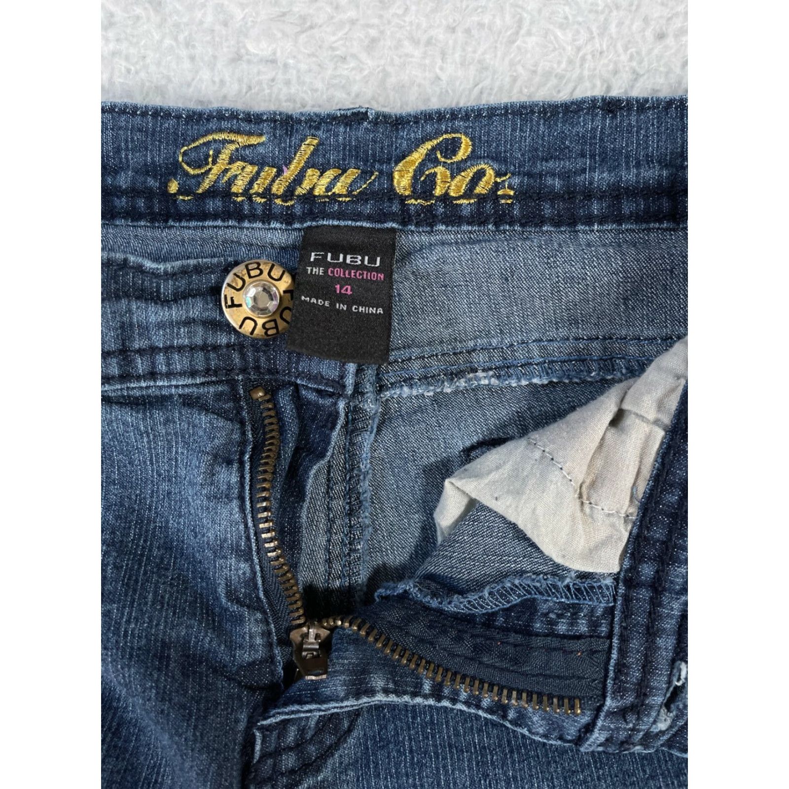 Fubu VINTAGE FUBU Jeans Capri Womens 14 Blue Denim 90s Floral Embroidered Embellished Capris Jeans Womens Size 14 Blue Size 36" / US 14 / IT 50 - 4 Thumbnail