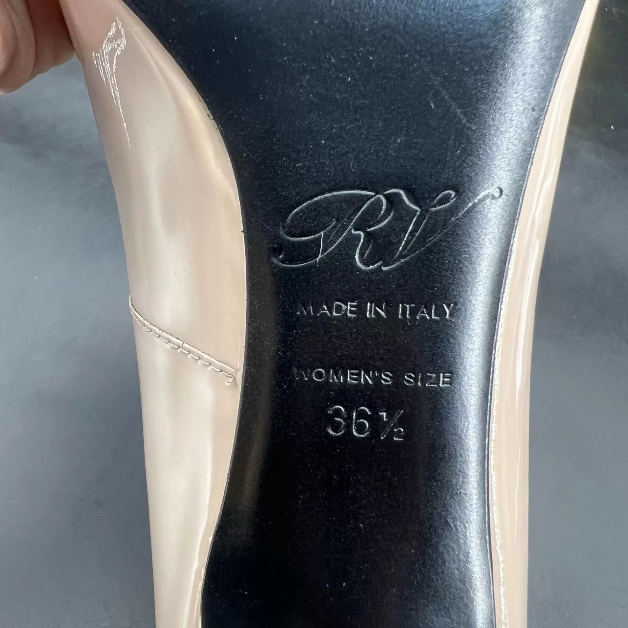 Roger Vivier RV Nude Block Heel Pumps 36.5 Size US 6 / IT 36 - 8 Thumbnail