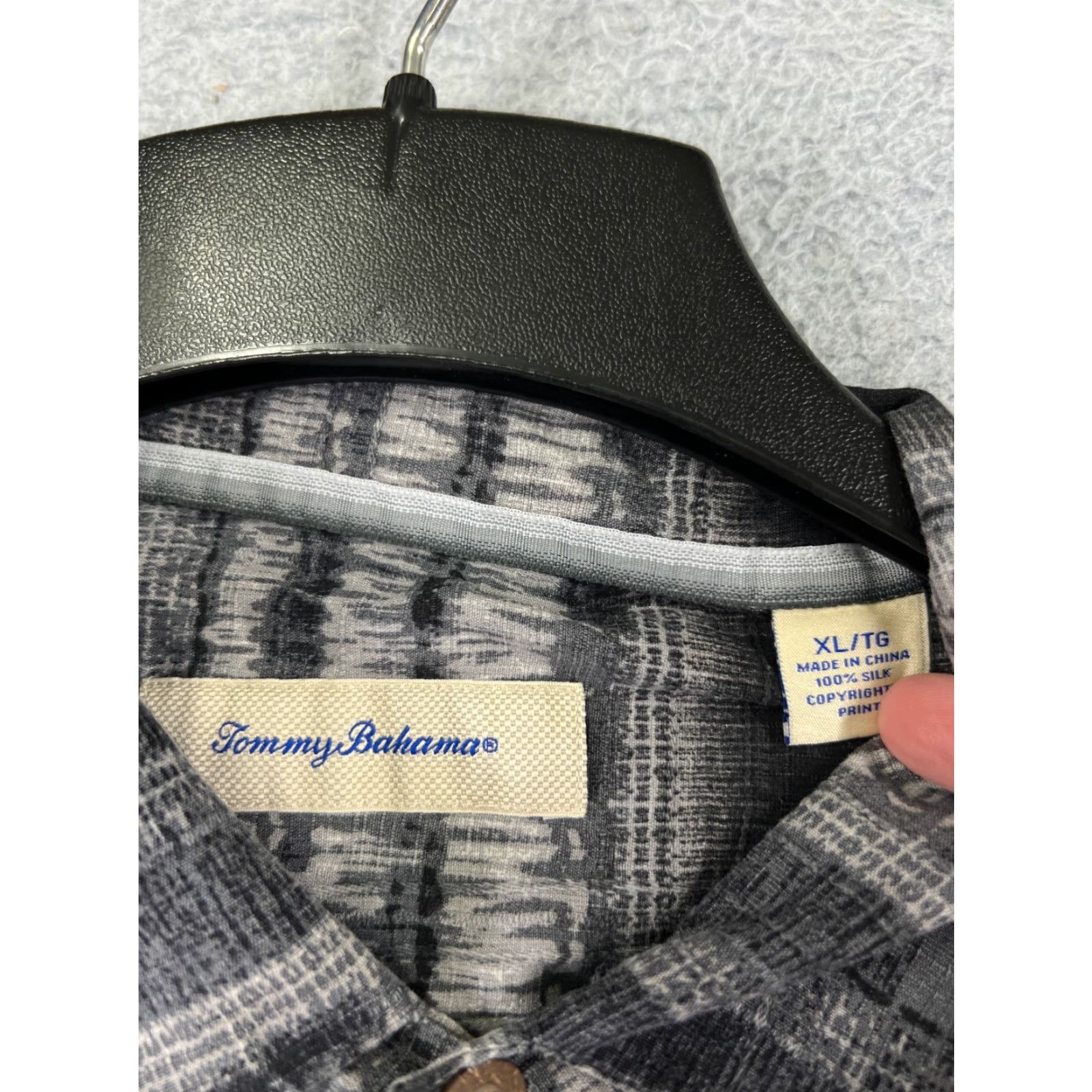 Tommy Bahama Tommy Bahama Shirt Mens Extra Large Gray Stripe Silk Button Up Hawaiian Pocket Size US XL / EU 56 / 4 - 7 Thumbnail