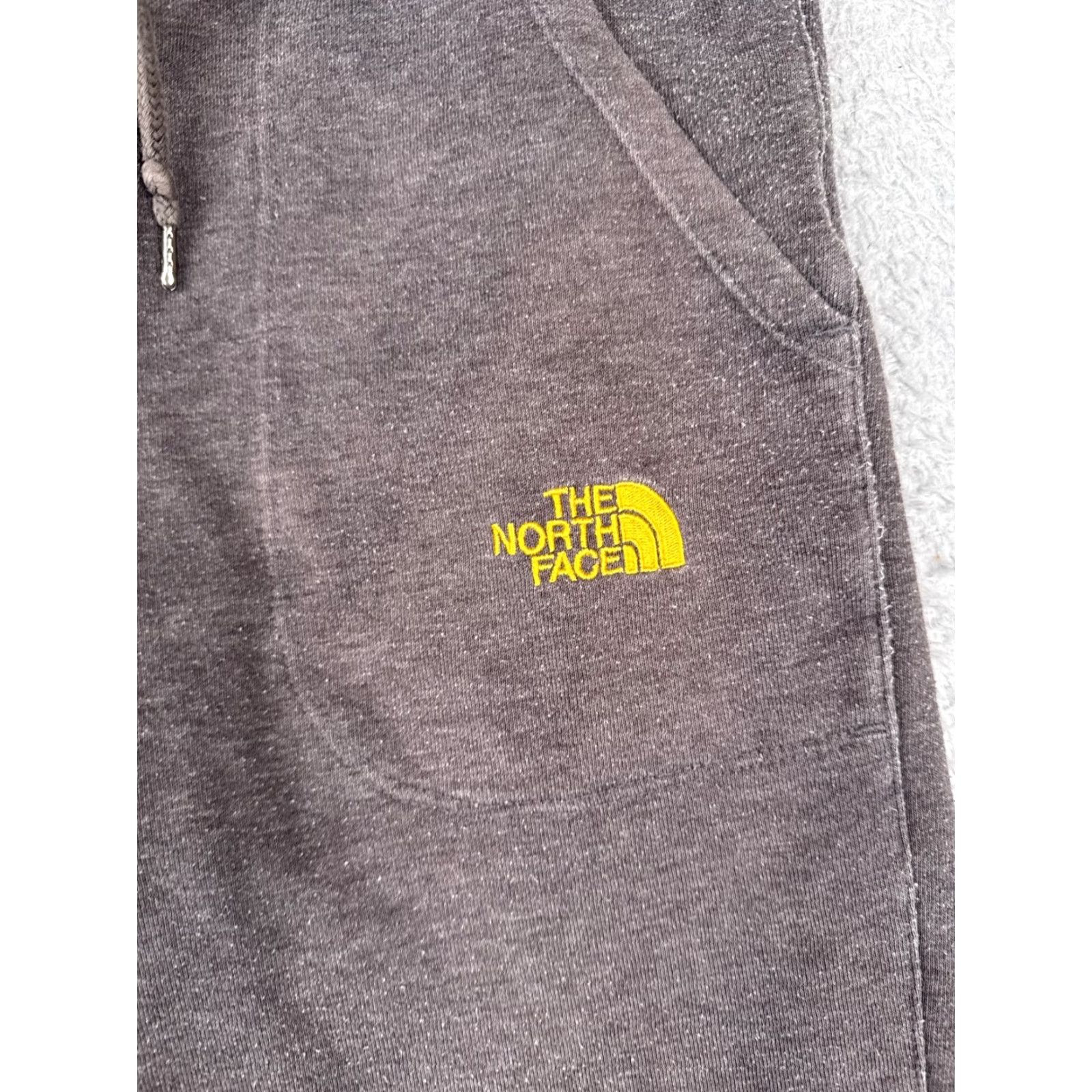 The North Face The North Face Shorts Men Small Gray Sweat Jersey Fabric Cotton Polyester 32x9 Size US S / EU 44-46 / 1 - 6 Thumbnail
