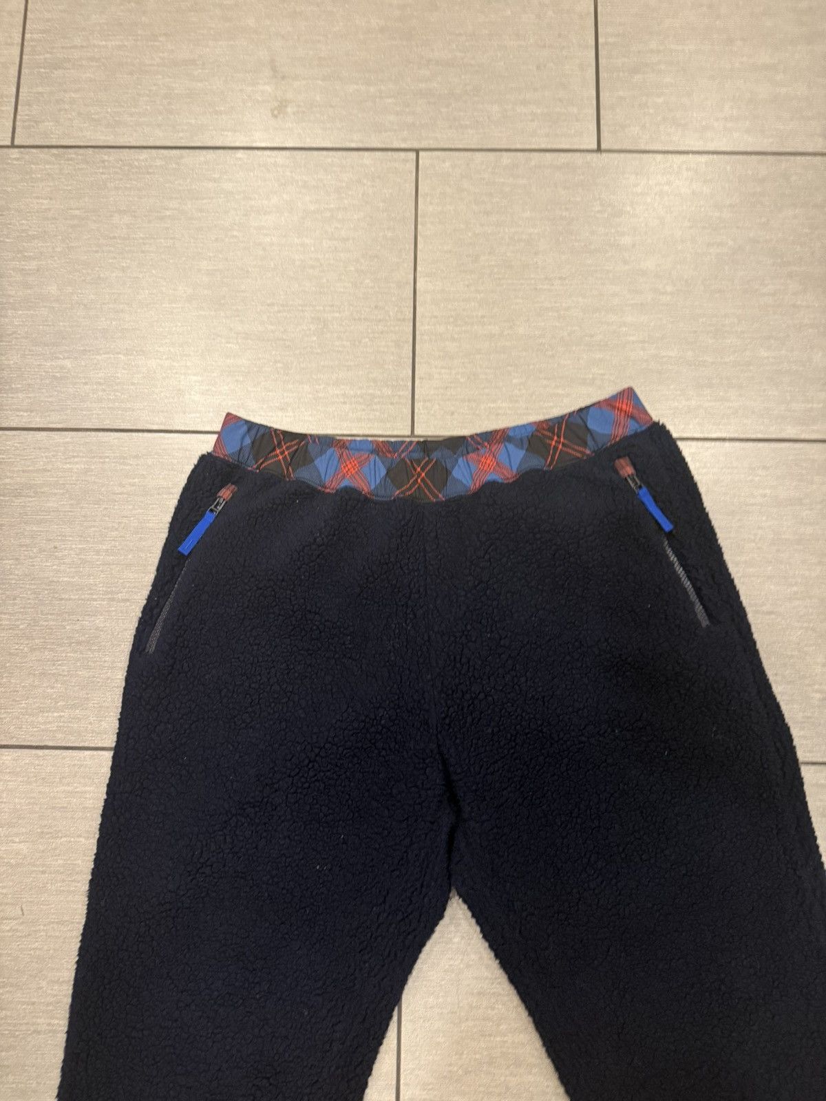 JW Anderson × Uniqlo JW Anderson x Uniqlo Pile Lined Fleece Pants Size US 34 / EU 50 - 2 Thumbnail