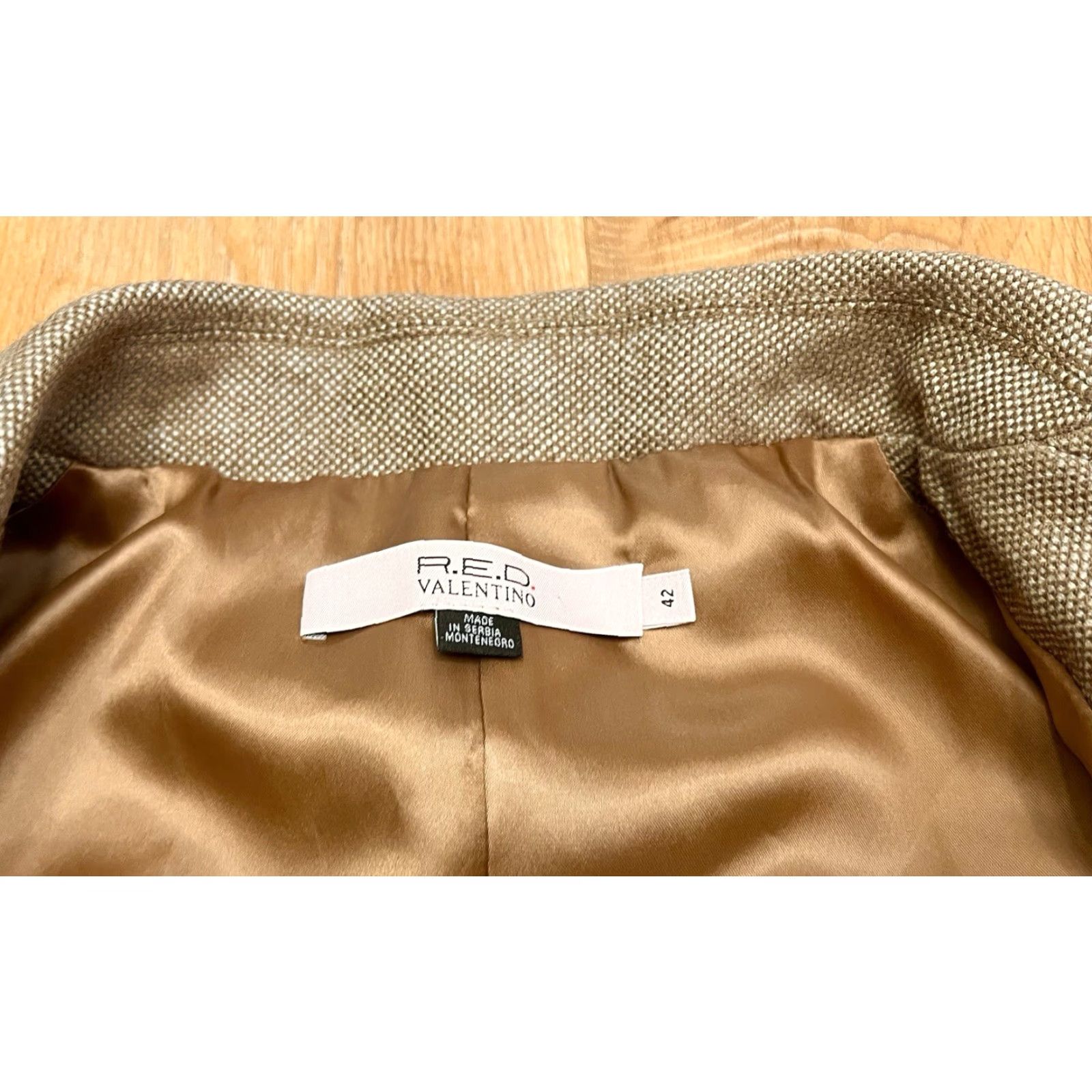 Valentino Valentino Blazer Jacket Women’s US Size 42 (Small) Tan Beige Wool Blend Lined Wool Blend Suits Jacket Size M / US 6-8 / IT 42-44 - 4 Thumbnail