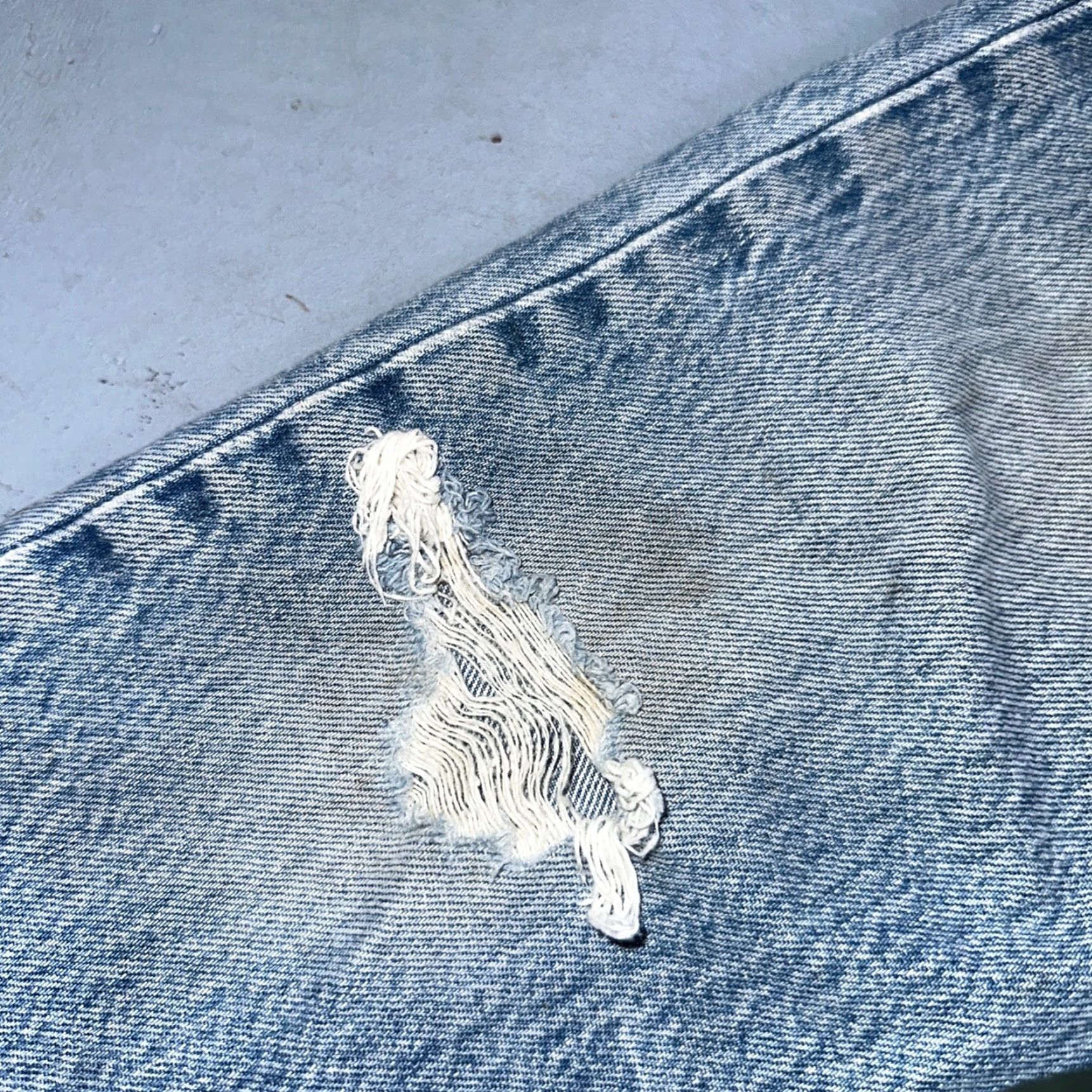 Levi's VINTAGE Levis 501 Y2K XX Straight Leg Jeans 33x36 Light Wash 2000s Act 31x32 Size US 33 - 6 Thumbnail
