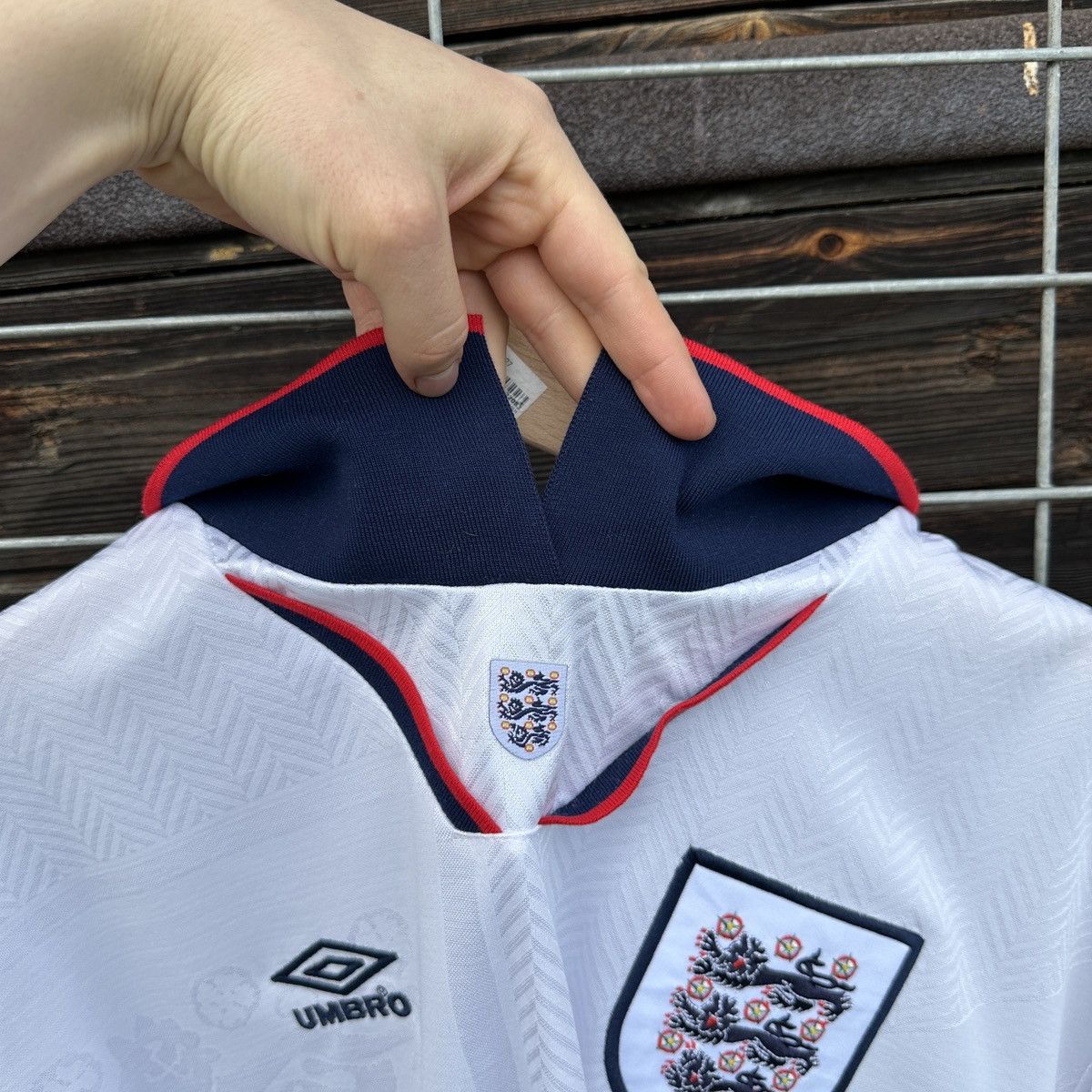 Umbro 1993/1995 England Umbro Soccer Jersey Vintage Home Shirt Size US L / EU 52-54 / 3 - 5 Thumbnail
