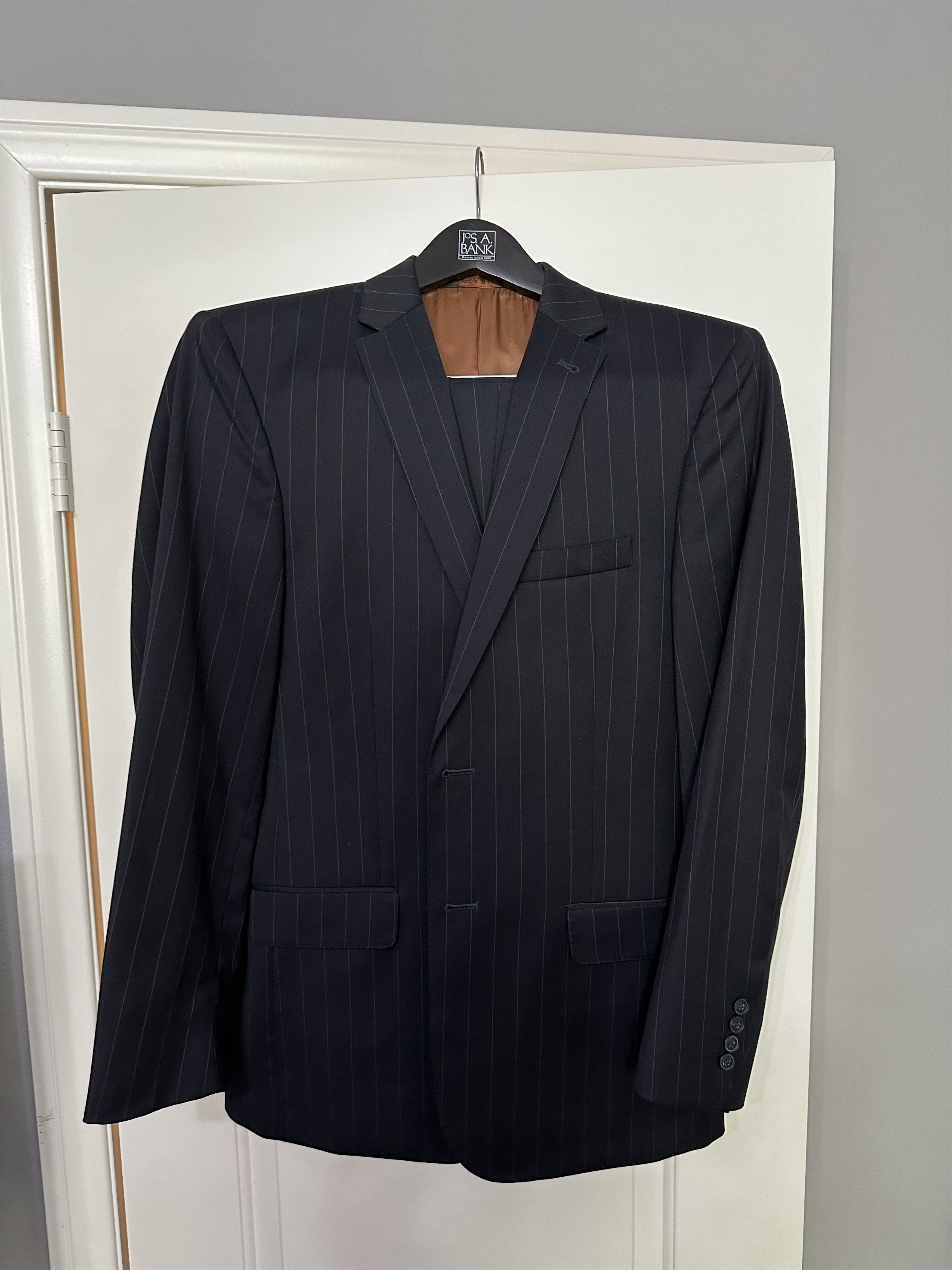 Jos. A. Bank JoS. A. Bank 100% Wool Slim 2 Piece Suit Size 40R - 1 Thumbnail