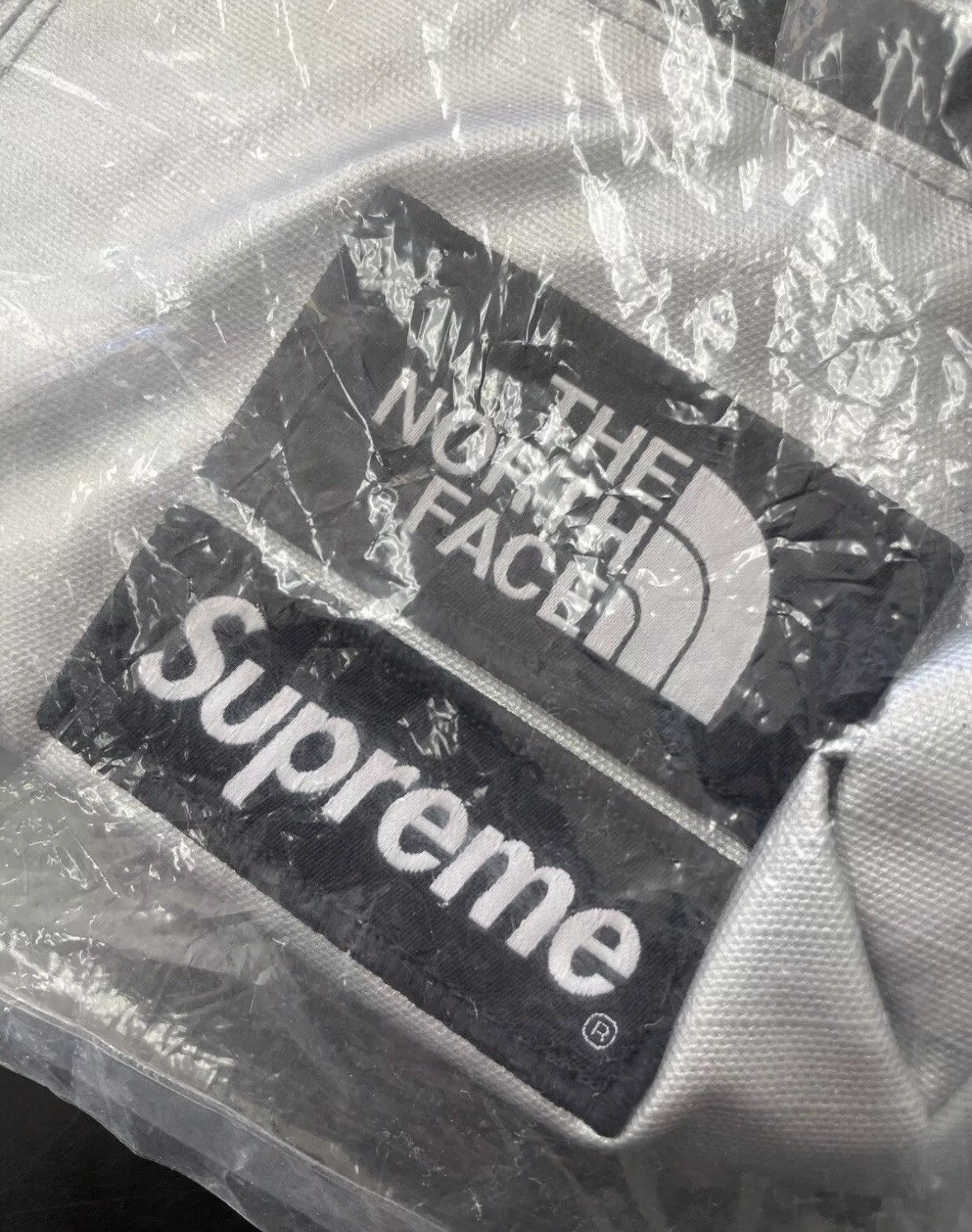 Supreme × The North Face SUPREME THE NORTH FACE METALLIC WAIST BAG Size ONE SIZE - 3 Thumbnail