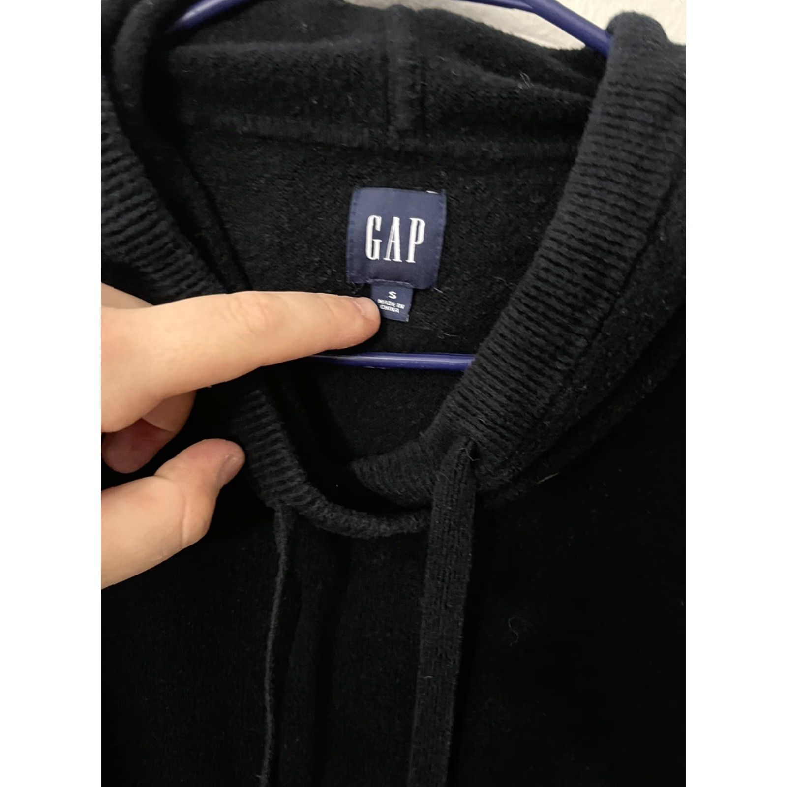 Gap Gap Women Black Pullover Hoodie Small Solid Cotton Blend Size S / US 4 / IT 40 - 2 Thumbnail