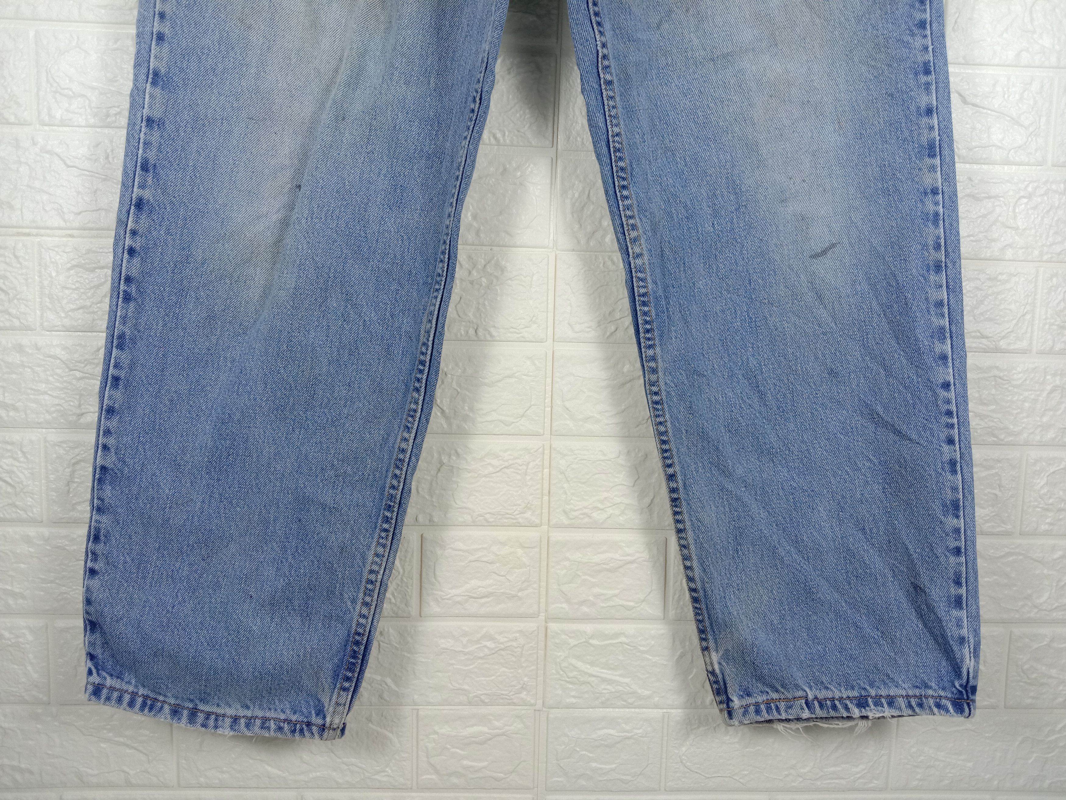 Levi's Vintage Levi's 550 Jeans Faded Blue Relaxed Fit Denim Size US 35 - 4 Thumbnail