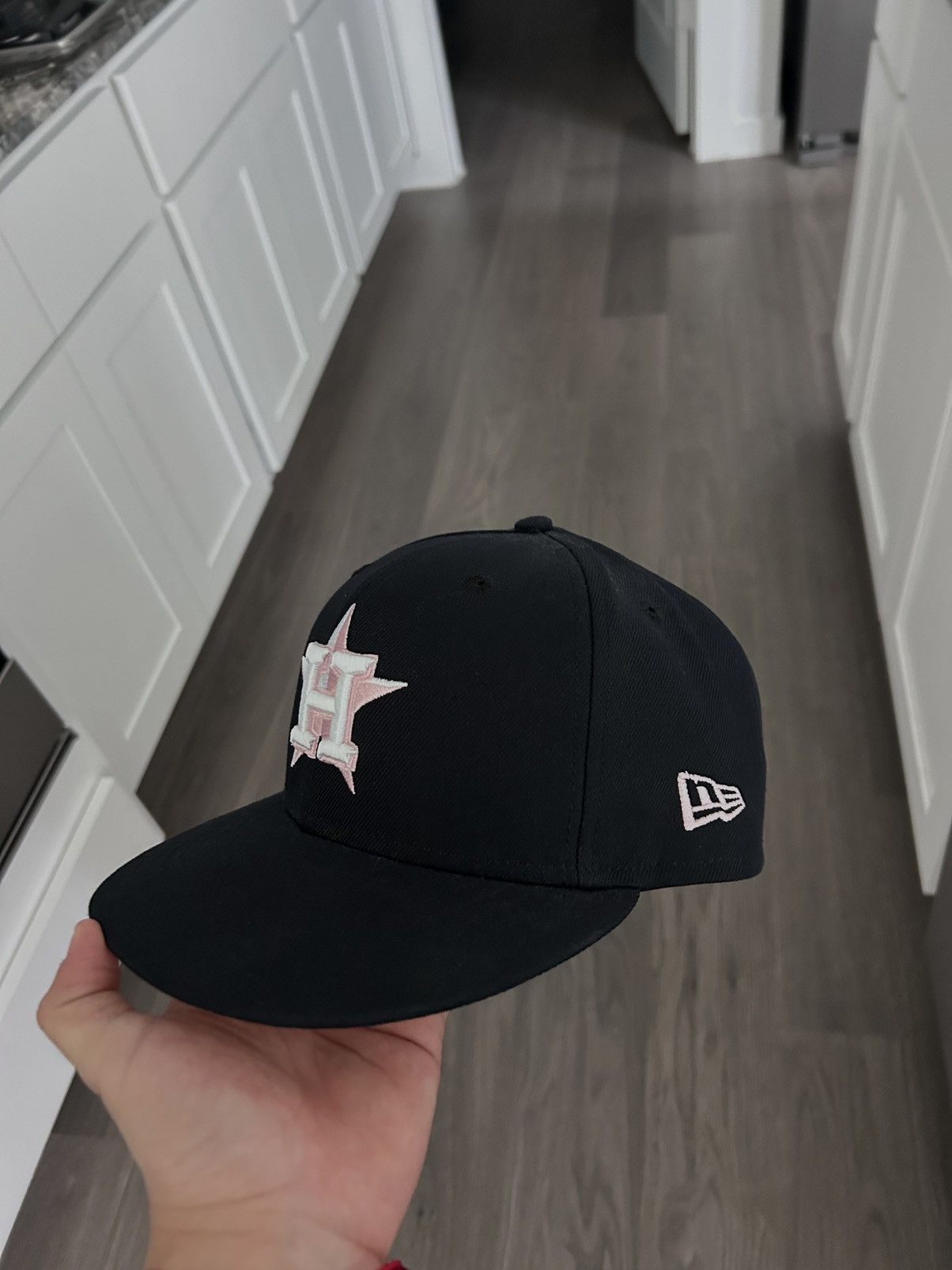 MLB Astros pink Mother’s Day fitted size 7 1/4 Size ONE SIZE - 1 Thumbnail