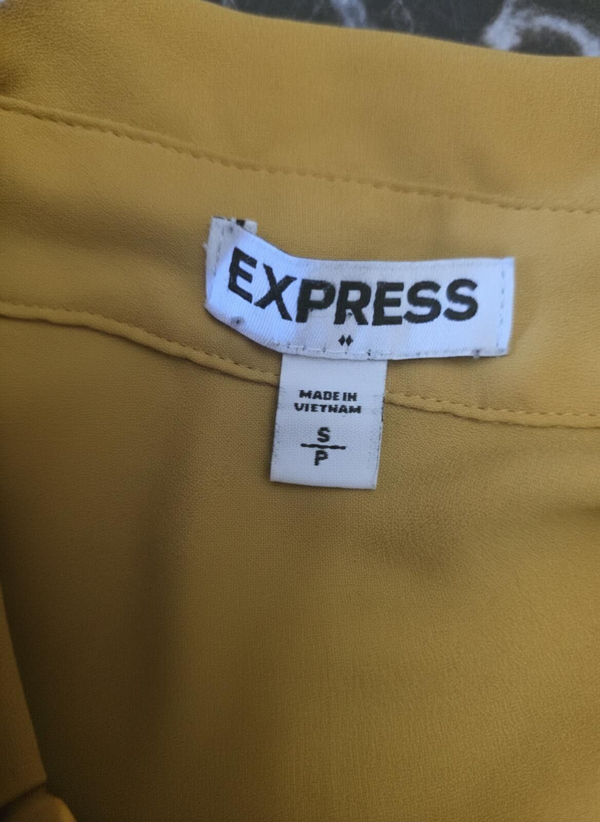 Express Express Mustard Yellow Button-Up Blouse Shirt Size Small S Size S / US 4 / IT 40 - 5 Thumbnail