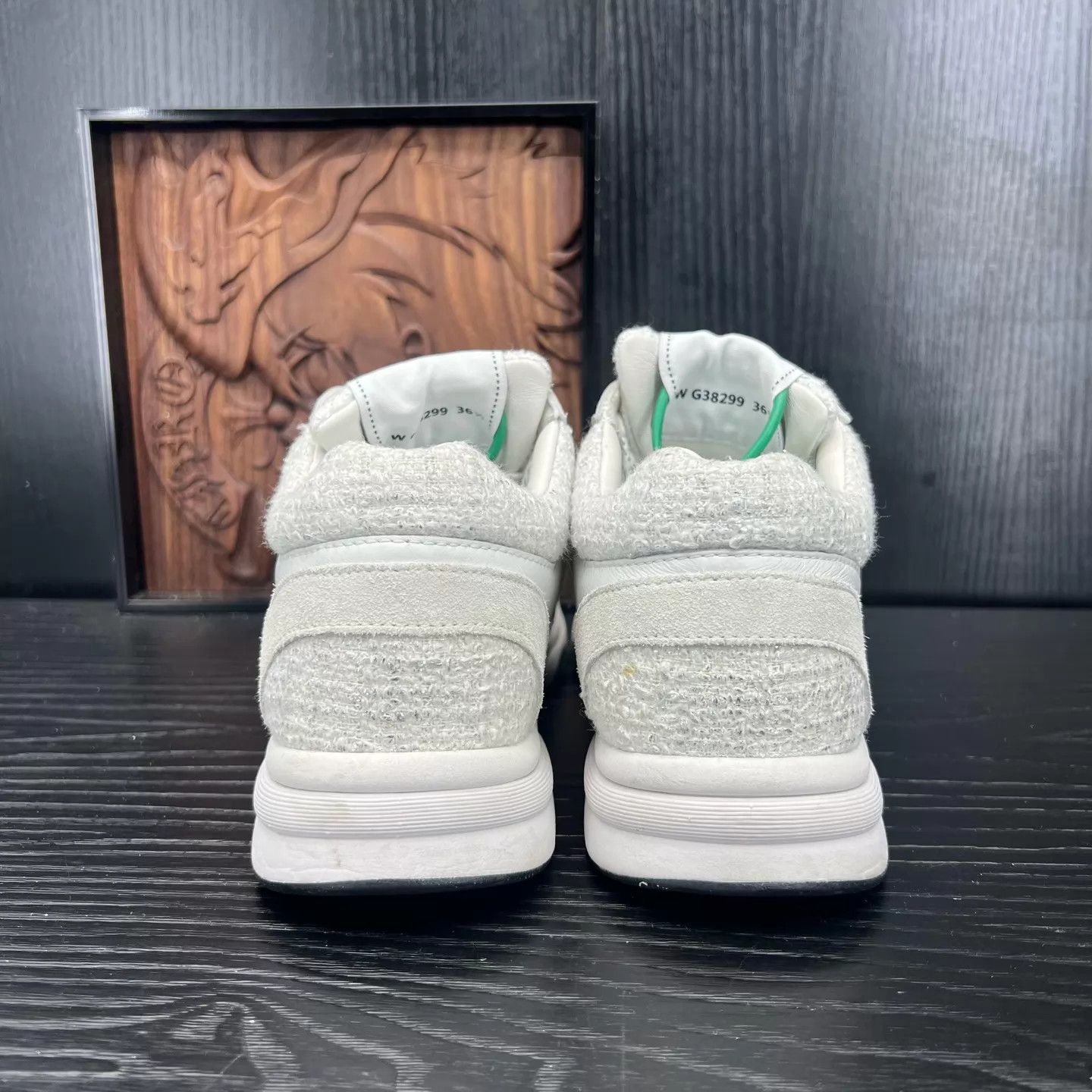 Chanel Chanel white suede sneaker 36.5 mint Size US 6 / IT 36 - 5 Thumbnail