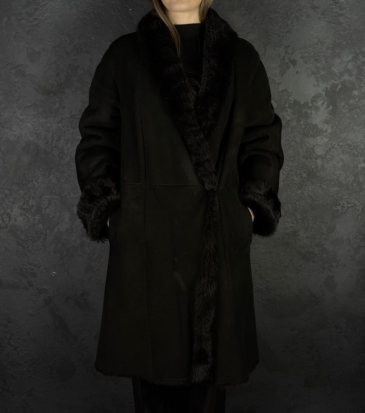 Max Mara Max Mara Shearling Sheepskin Coat Black Fur Made in Italy Size L / US 10 / IT 46 - 1 Thumbnail