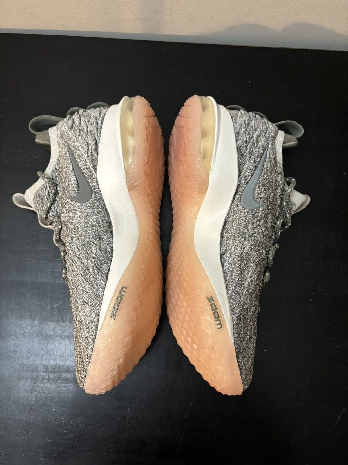 Nike Nike Lebron 15 Low Light Bone Size US 9 / EU 42 - 3 Thumbnail