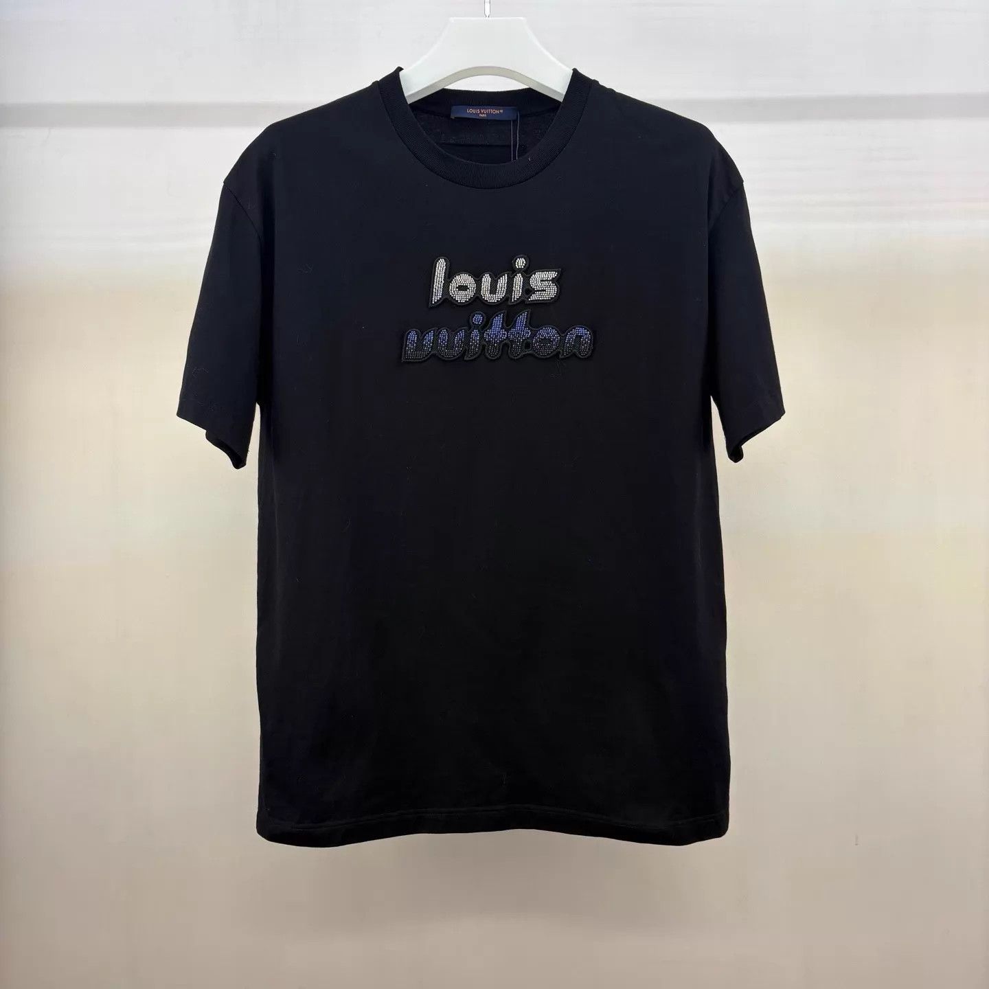 Louis Vuitton Louis Vuitton Beaded Logo Black S Short Sleeve Size US S / EU 44-46 / 1 - 1 Thumbnail