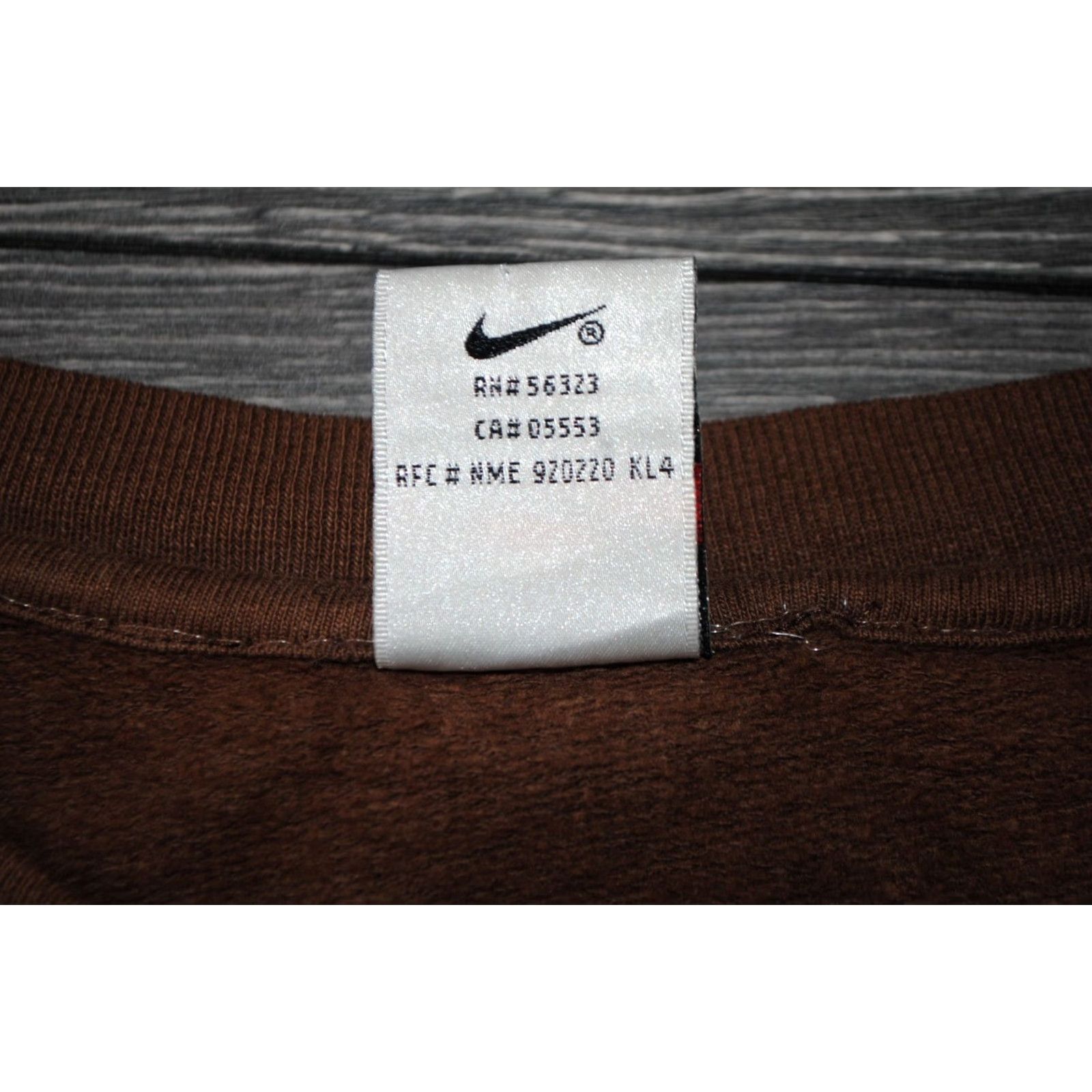 Nike NIKE VINTAGE SWEATSHIRT PULLOVER CREW NECK 90'S BIG LOGO SWOOSH SIZE MENS SMALL Shirt Mens Small Brown 90s Logo Size US S / EU 44-46 / 1 - 4 Thumbnail