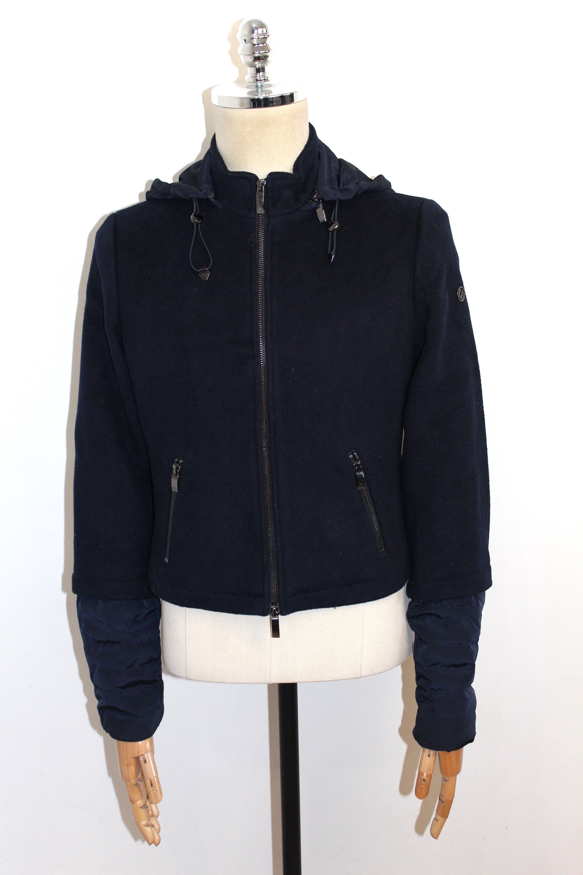 Armani Women's Armani Navy Blue Wool Jacket Size M / US 6-8 / IT 42-44 - 2 Thumbnail