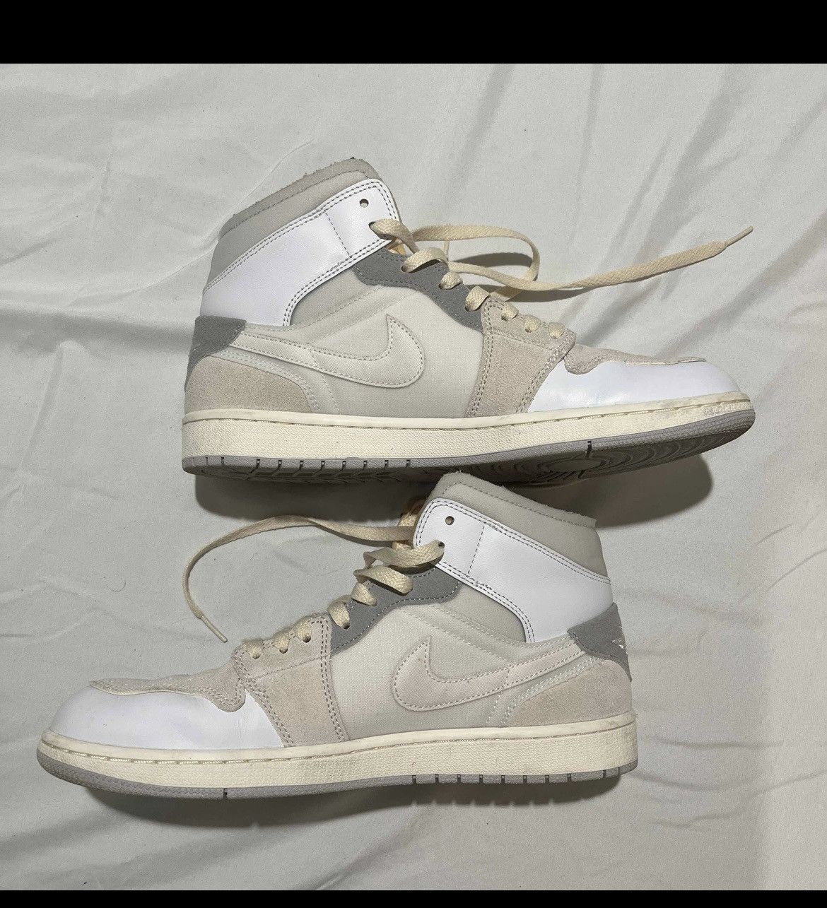 Nike Nike Jordan 1 Mid SE Inside Out Size US 10.5 / EU 43-44 - 1 Thumbnail