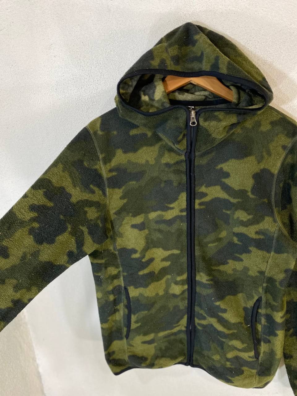 Japanese Brand uniqlo japanese brands camo fleece jacket nice design Size US M / EU 48-50 / 2 - 5 Thumbnail
