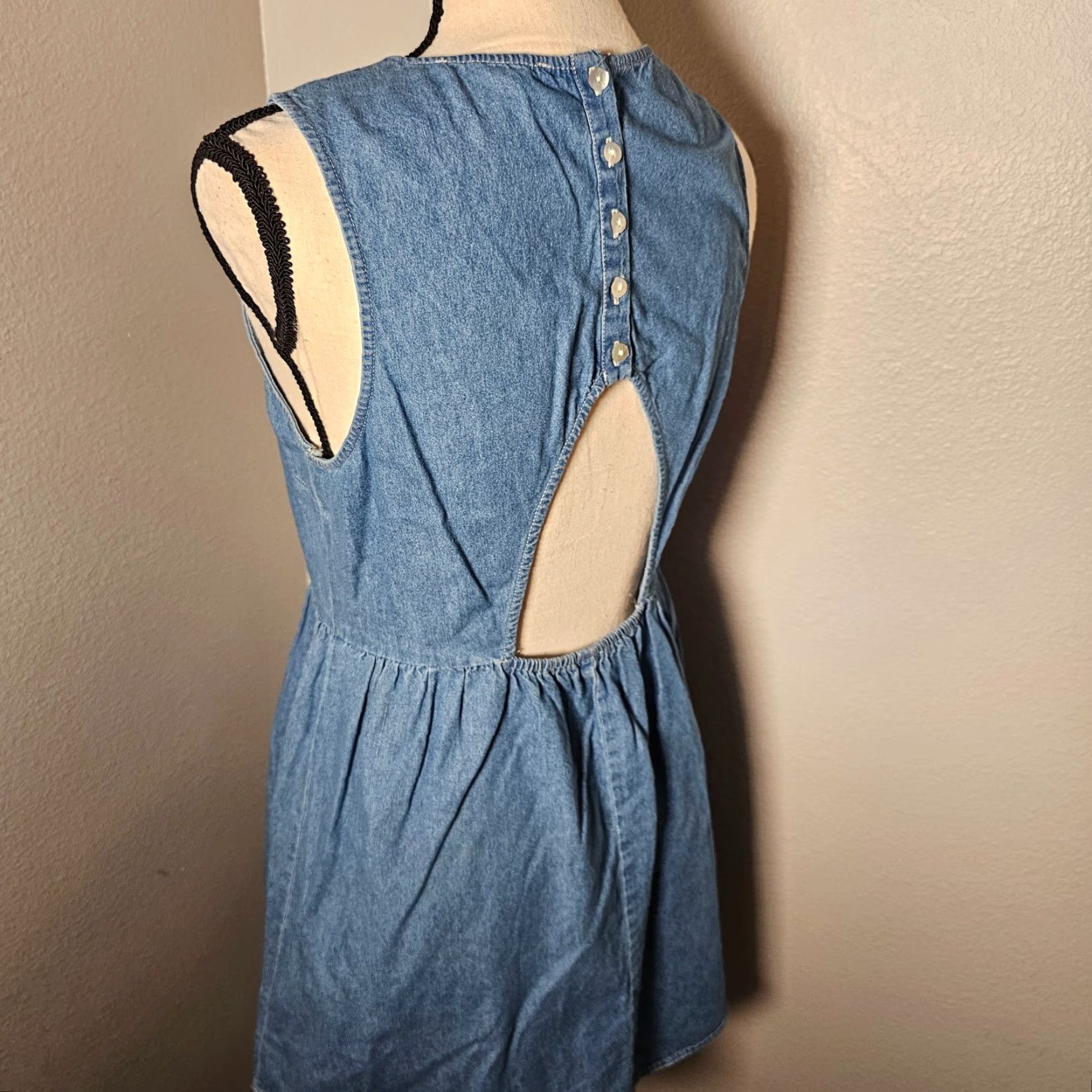 Forever 21 FOREVER 21 Women’s Dress Blue Denim Sleeveless Pockets Button Short Mini Bodycon Dress Size S / US 4 / IT 40 - 4 Thumbnail