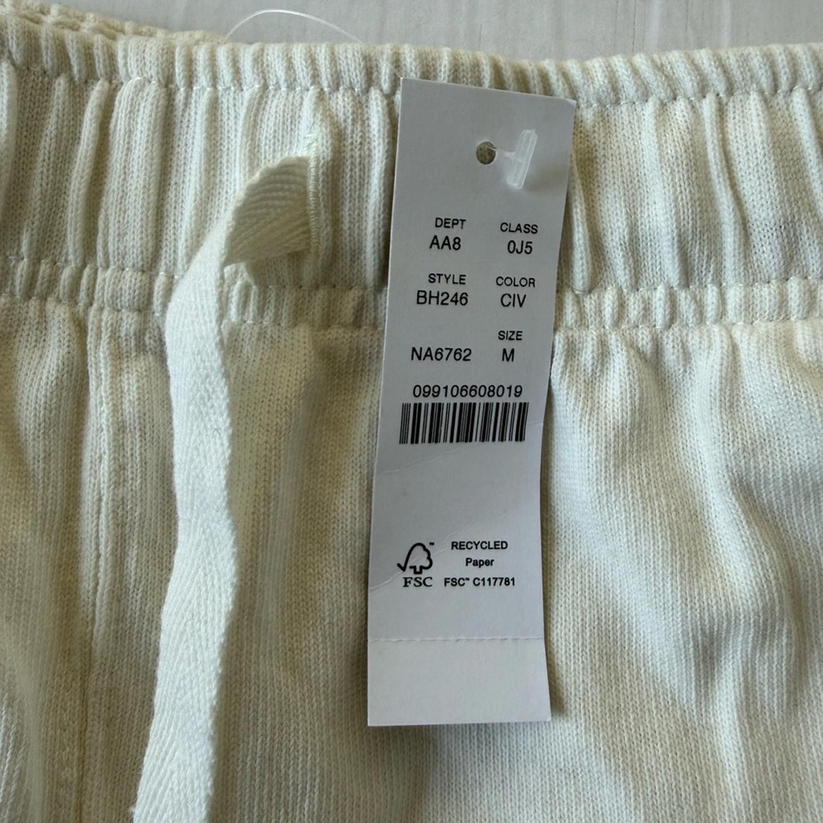 J.Crew NWT J.Crew Knit Shorts. White Size US 32 / EU 48 - 2 Thumbnail