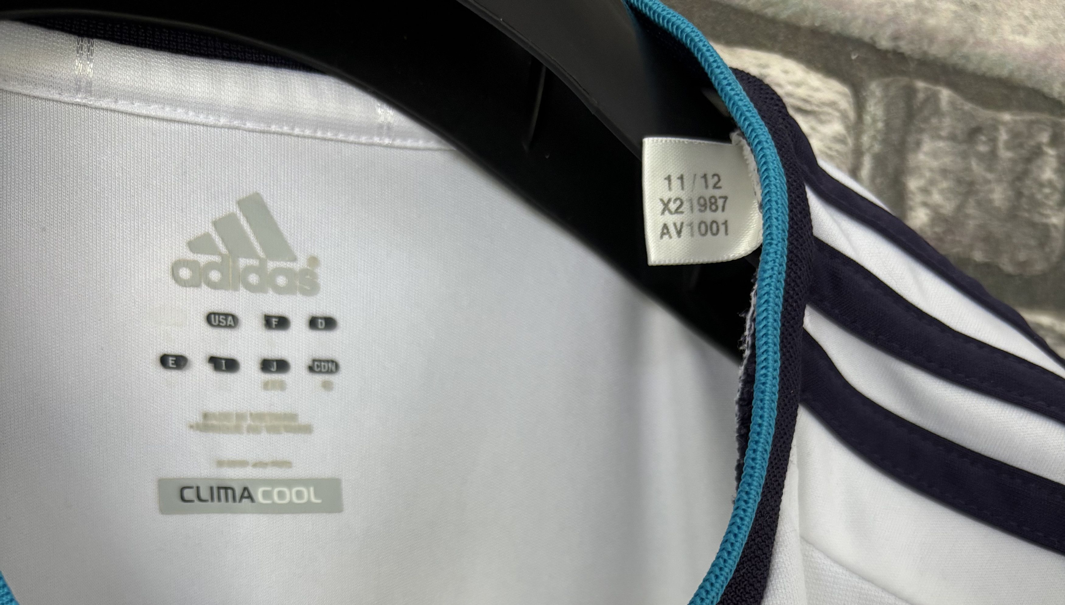 Adidas Real Madrid 2012/13 Home Shirt | L | Official | adidas Size US L / EU 52-54 / 3 - 2 Thumbnail