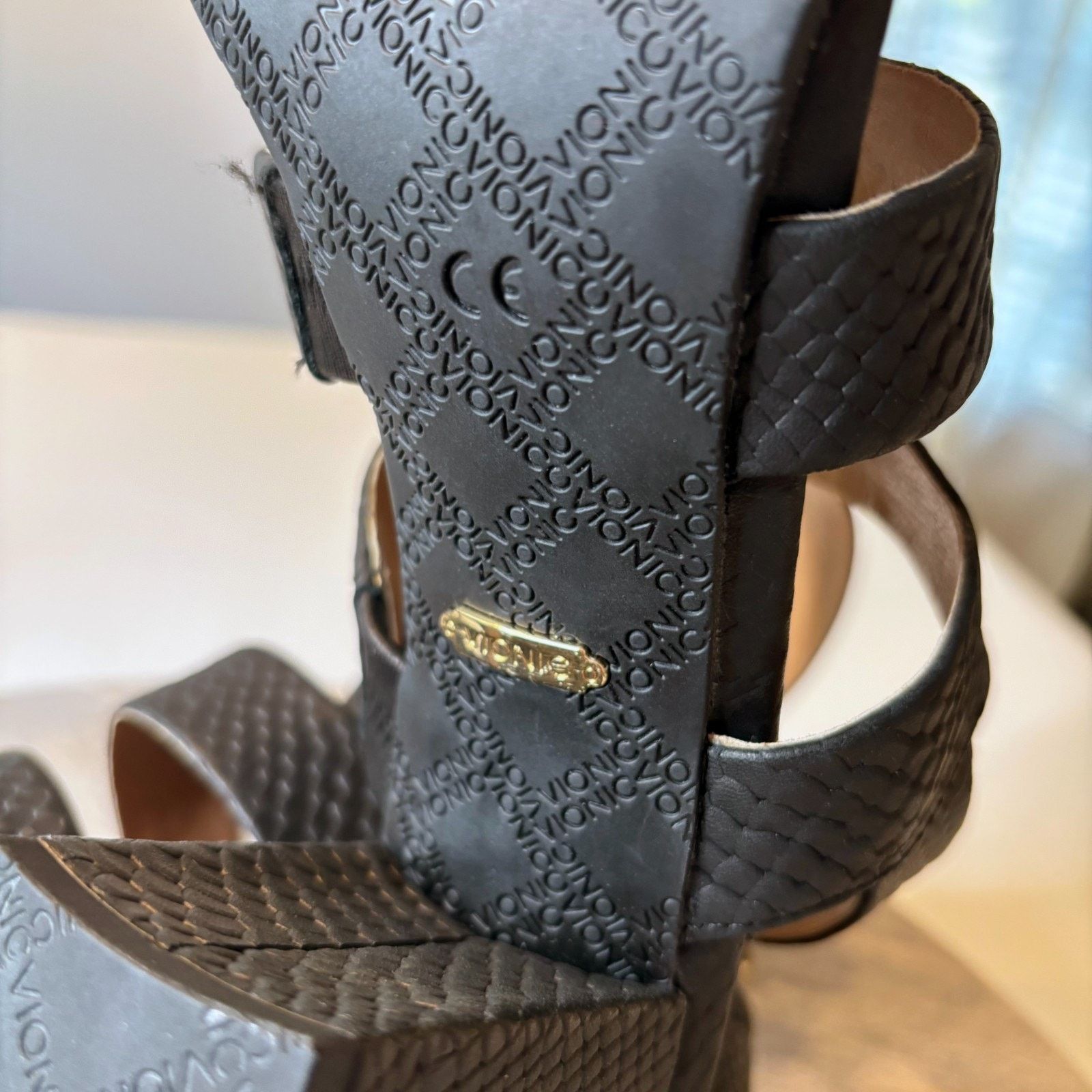 Vionic Vionic Blaire Sandals Black Snake Embossed Leather Size 9.5 Size US 9.5 / IT 39.5 - 10 Thumbnail