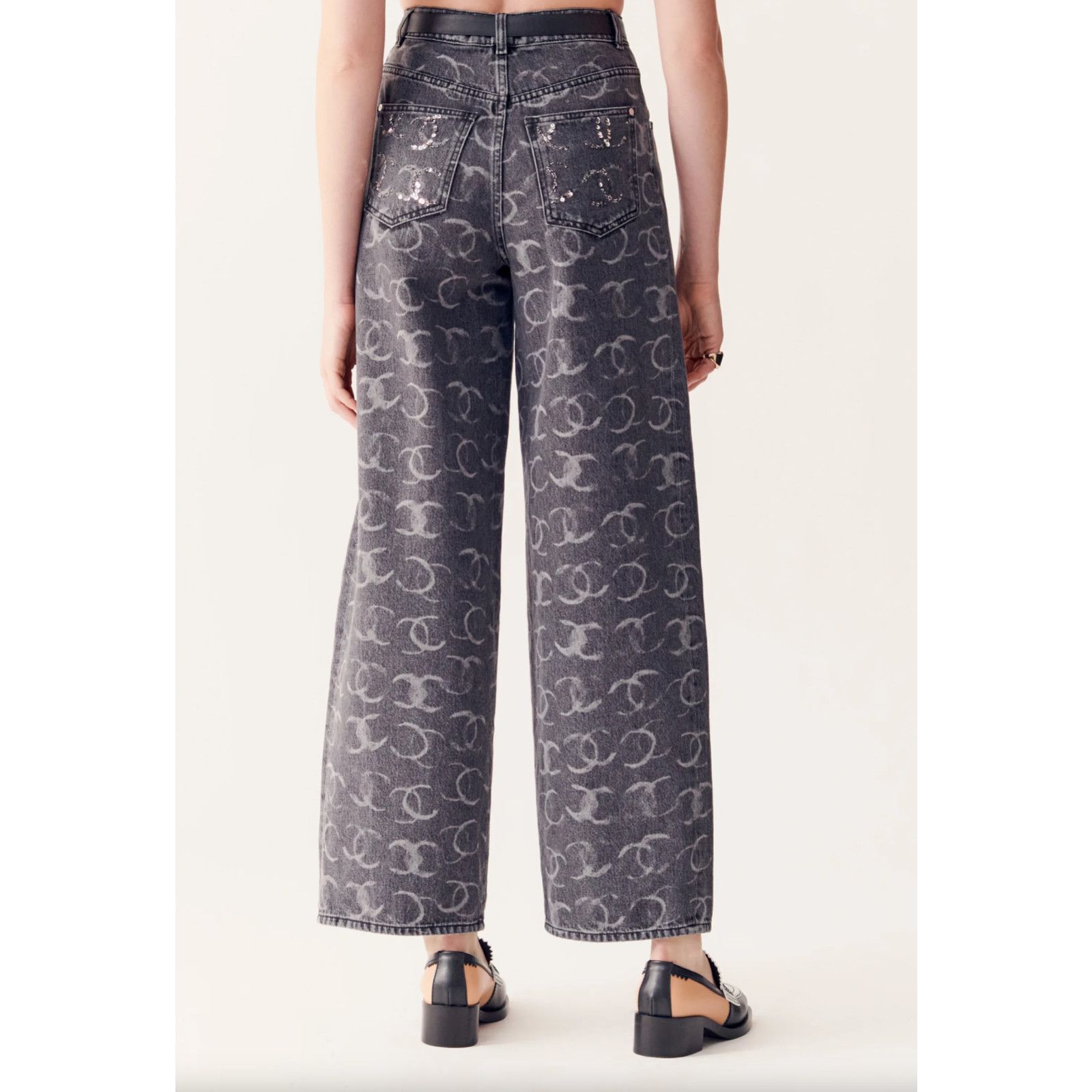 Chanel Chanel White CC Printed Logo Baggy Oversized Jeans 36 Size 26" / US 2 / IT 38 - 1 Thumbnail