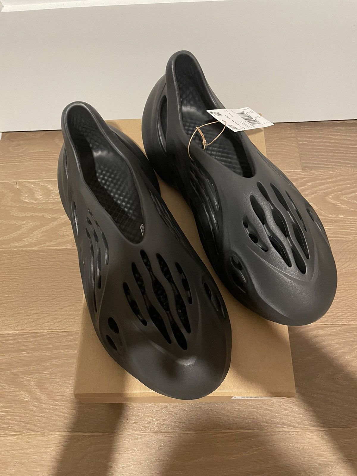 Yeezy Yeezy foam runner size 11 onyx new Size US 11 / EU 44 - 6 Thumbnail