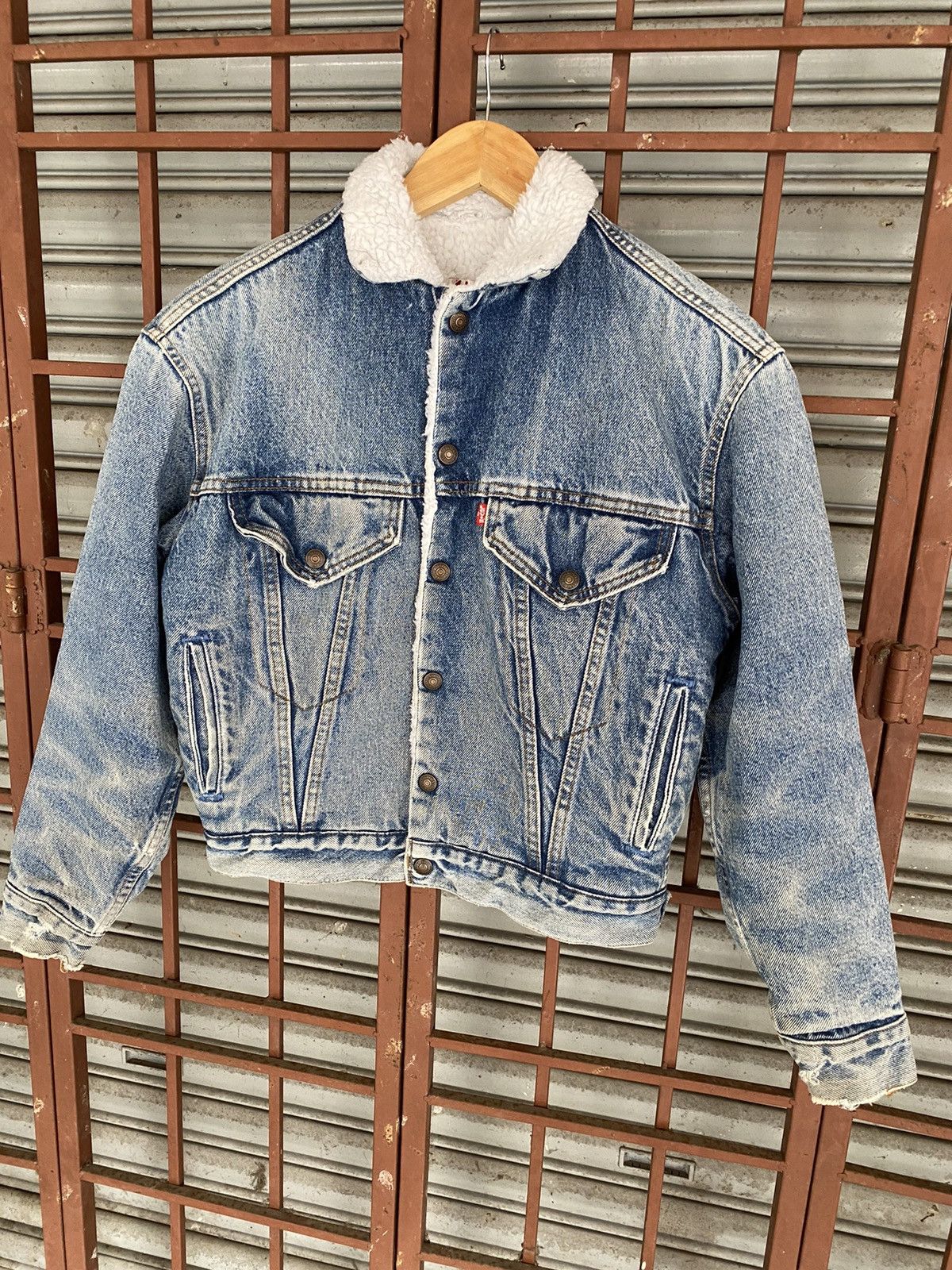 Levi's Vintage Levi's Denim Jacket Sherpa Lined Size M / US 6-8 / IT 42-44 - 4 Thumbnail