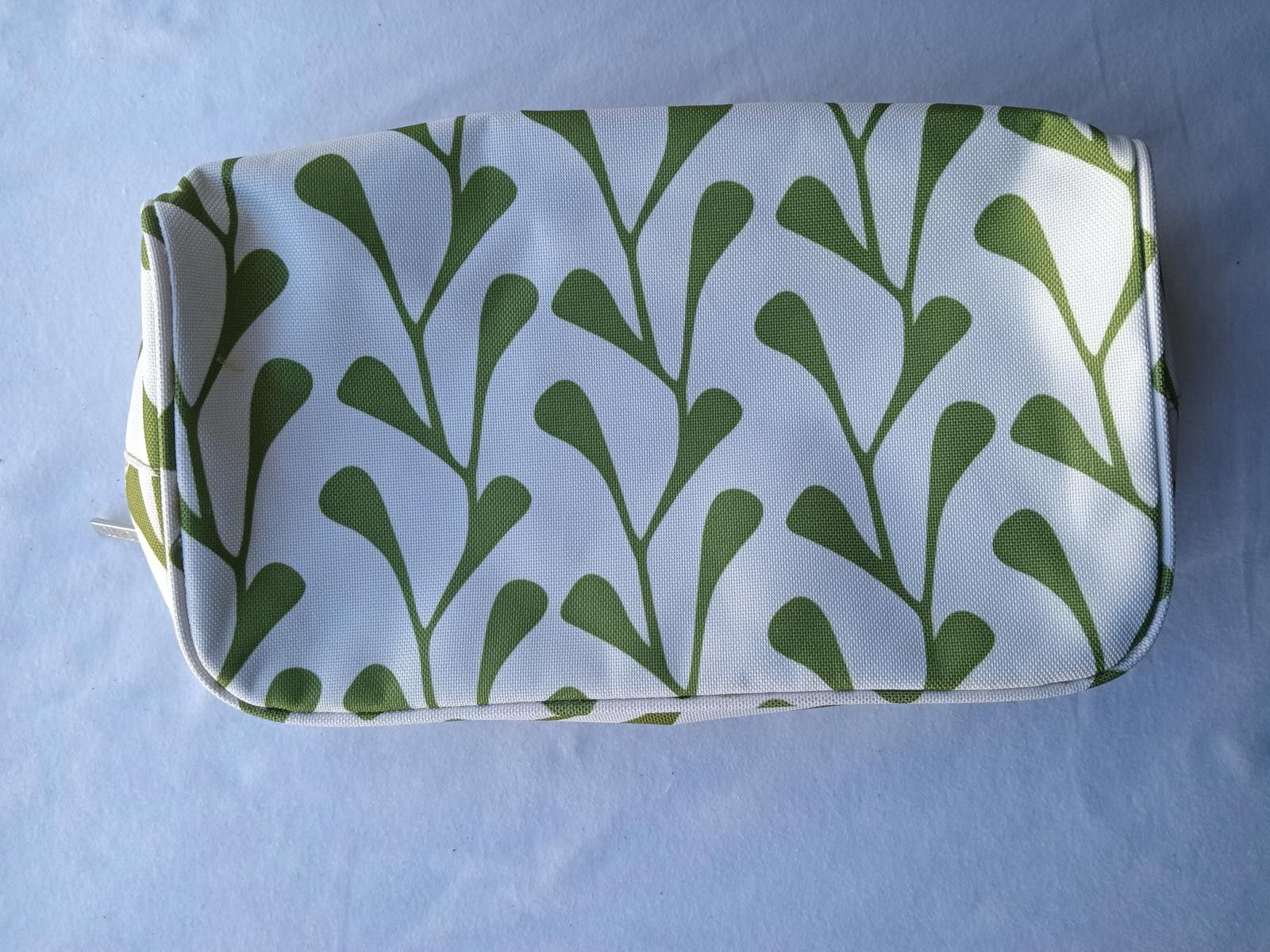 Clique Chic Green Leafy Print Cosmetic Pouch Size ONE SIZE - 1 Thumbnail