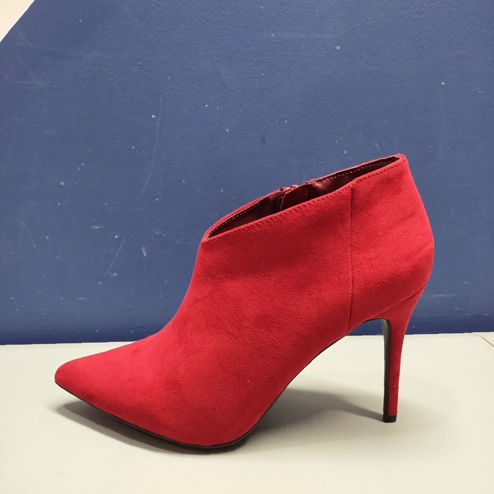 Vintage Journee Collection Demmi Stiletto Heeled Booties Womens 9 Red Pointed Toe EUC Size US 9 / IT 39 - 4 Thumbnail