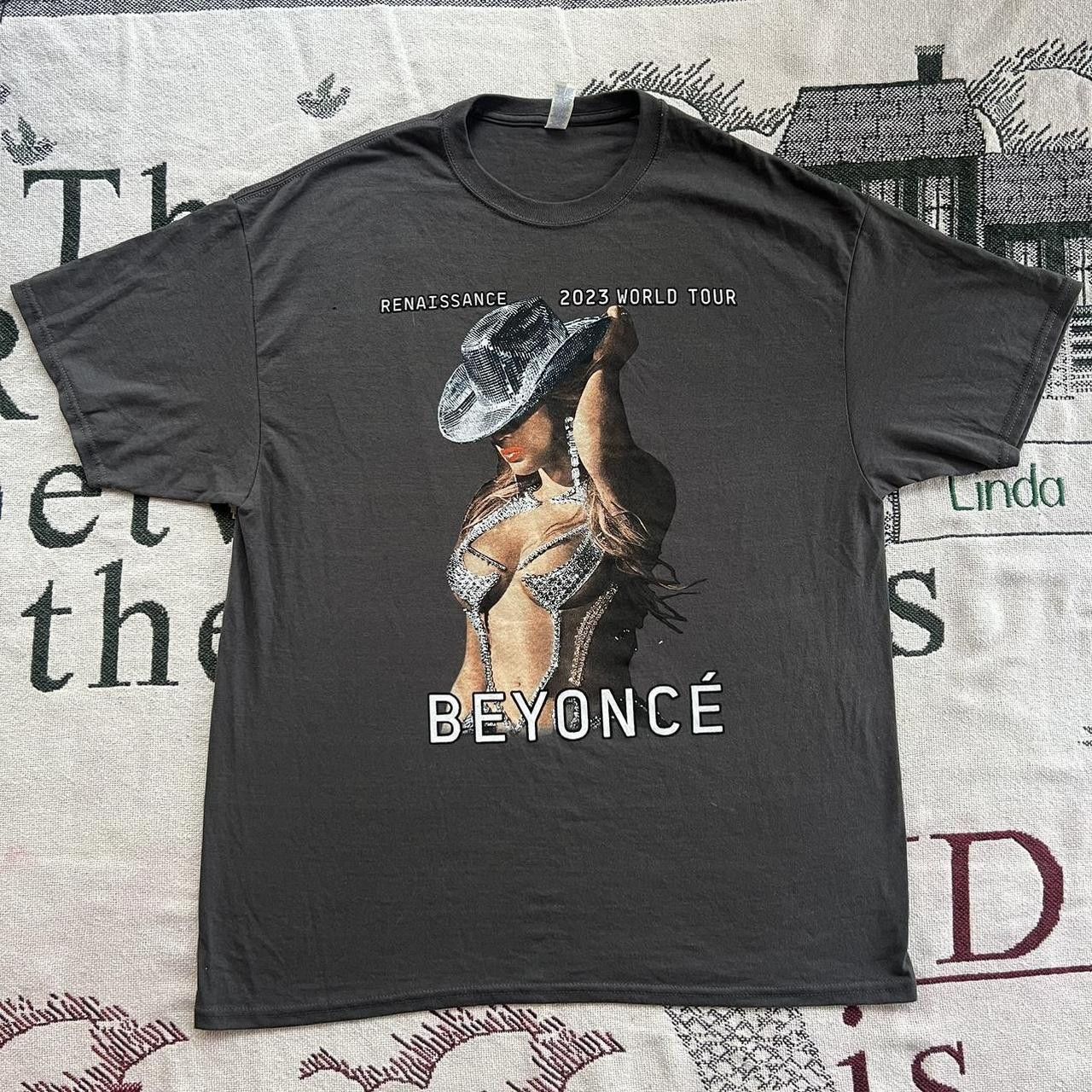 Vintage Crazy Vintage Y2K/2000s Beyoncé Renaissance World Tour Music Rap Pop Essential Graphic Tee! Size US XL / EU 56 / 4 - 1 Thumbnail