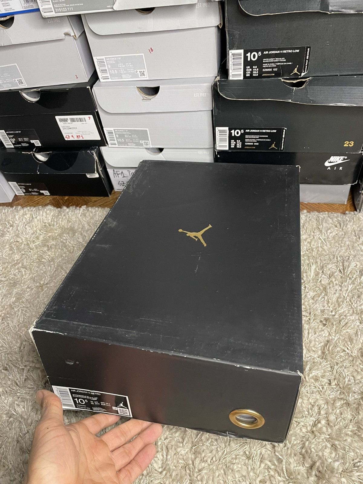 Jordan Brand Jordan 11 Gratitude Size US 10.5 / EU 43-44 - 11 Thumbnail