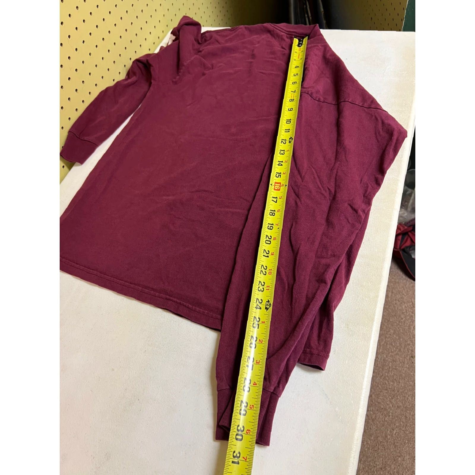 Nike VINTAGE Nike Virginia Tech Hokies T-Shirt Mens M Long Sleeve Maroon Center Swoosh shirts Size US M / EU 48-50 / 2 - 7 Thumbnail