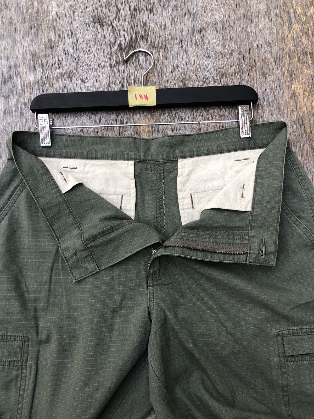 Japanese Brand Very rare Green Cargo Pants Baggy Pattern W33 x L40 Size US 33 - 8 Thumbnail