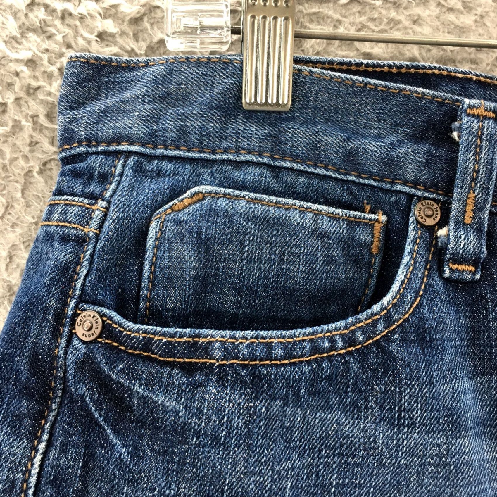 Calvin Klein Calvin Klein Cut-Off Shorts Womens 30/10 Blue Denim Mid Rise Zip Shorts Regular 34x4.5 5-Pocket Denim Vintage: No Mens Womens Girls? Size 30" / US 8 / IT 44 - 4 Thumbnail