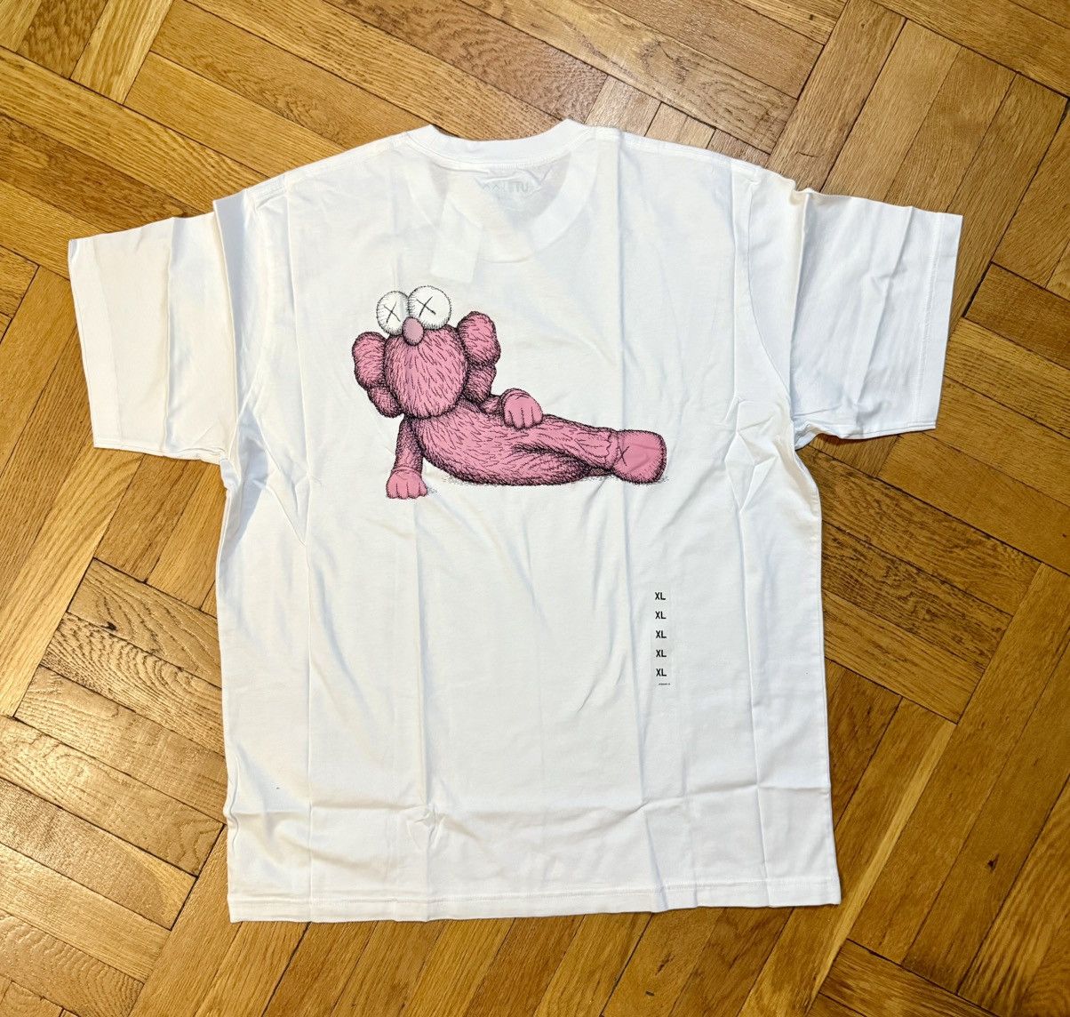 Kaws × Uniqlo Kaws x Uniglo t-shirt Size US XL / EU 56 / 4 - 2 Thumbnail