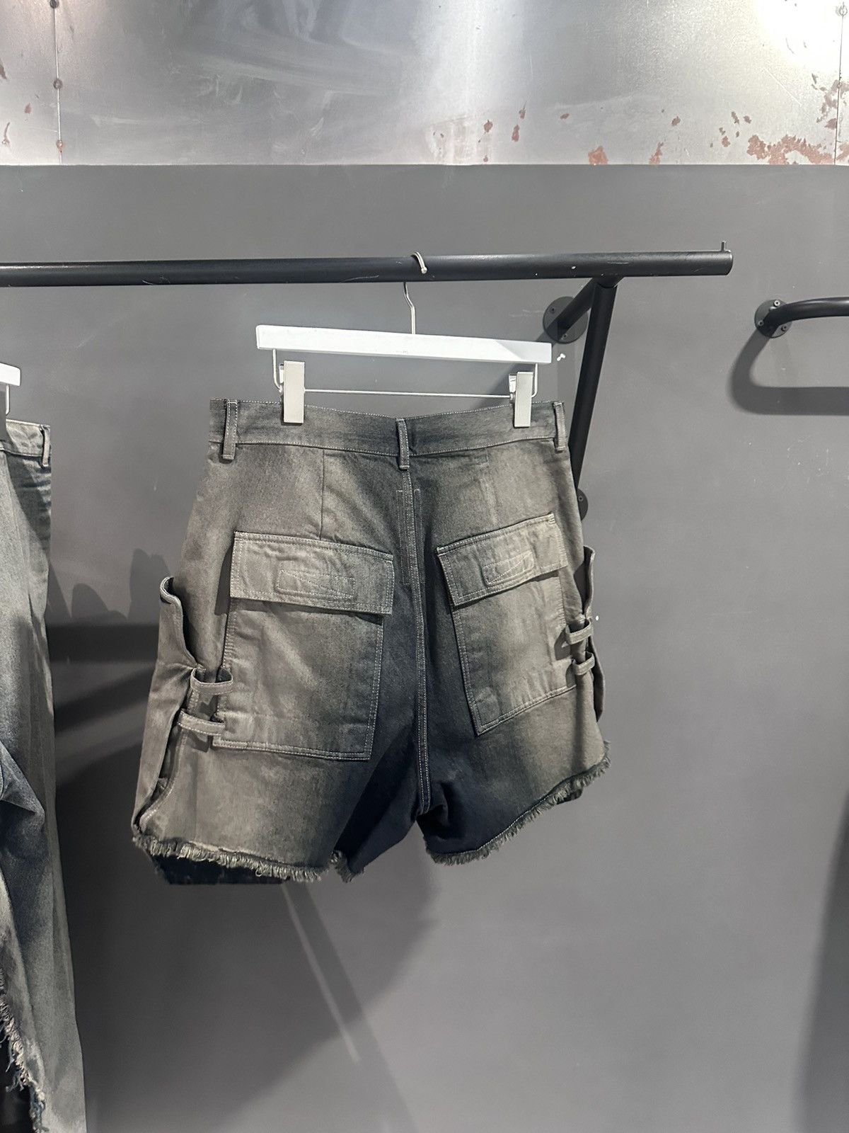 Rick Owens Rick Owens stefan cargo short Size US 32 / EU 48 - 2 Thumbnail