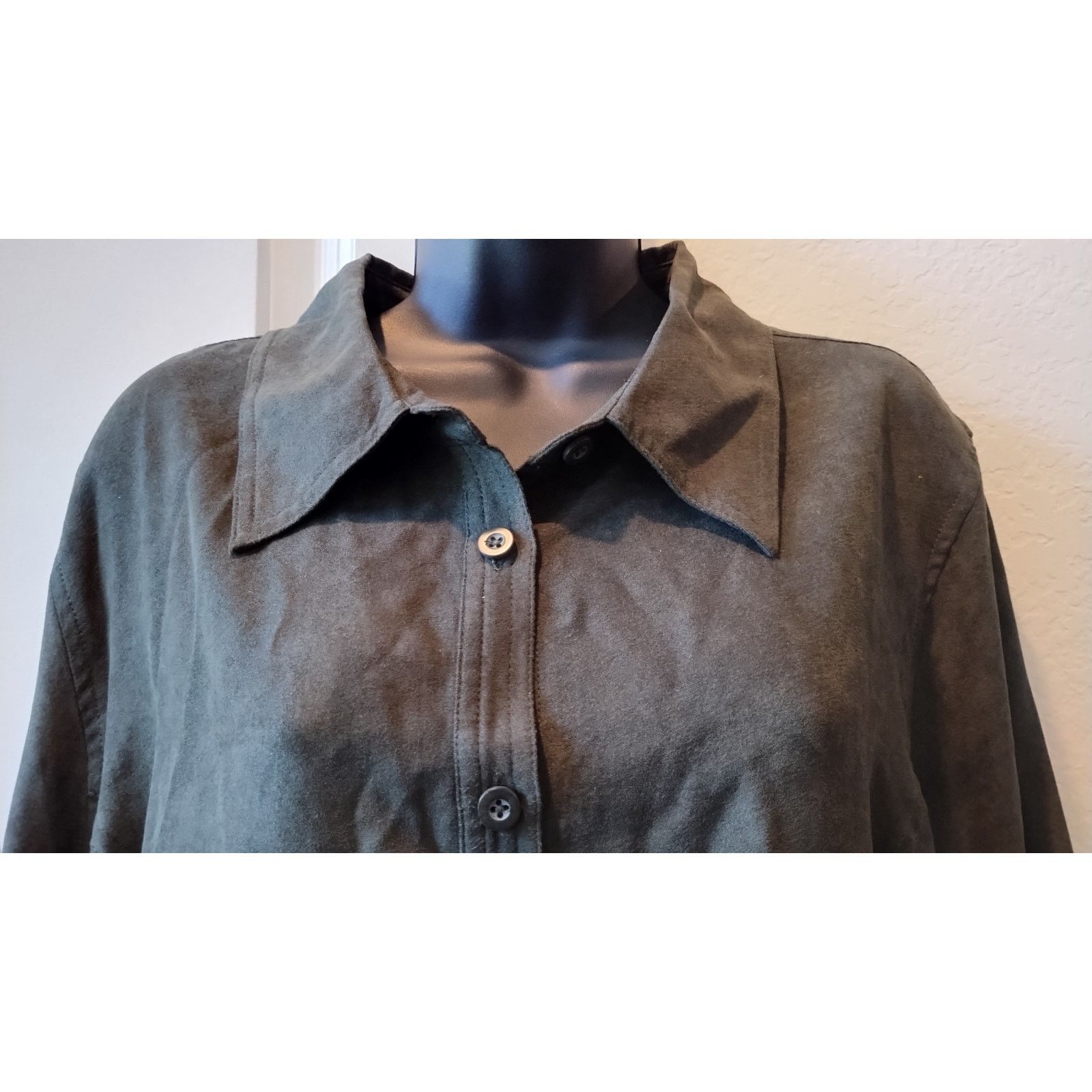 Avenue Avenue Army Olive Green Button Shirt Micro Suede size 22/24 Size 3XL / US 20-22 - 2 Thumbnail