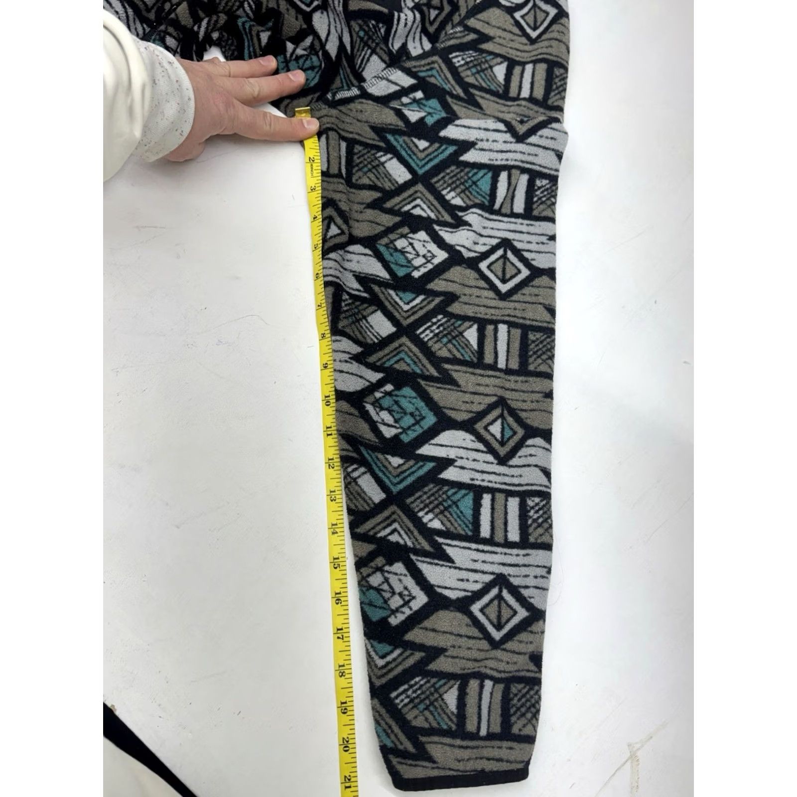 KAVU KAVU Sweater Geometric Fleece Snap Up Mens M Multicolor Winter Geometric Pattern Pullover Snap Up Long Sleeve Christmas Winter Warm Hiking Skiing Size US M / EU 48-50 / 2 - 5 Thumbnail
